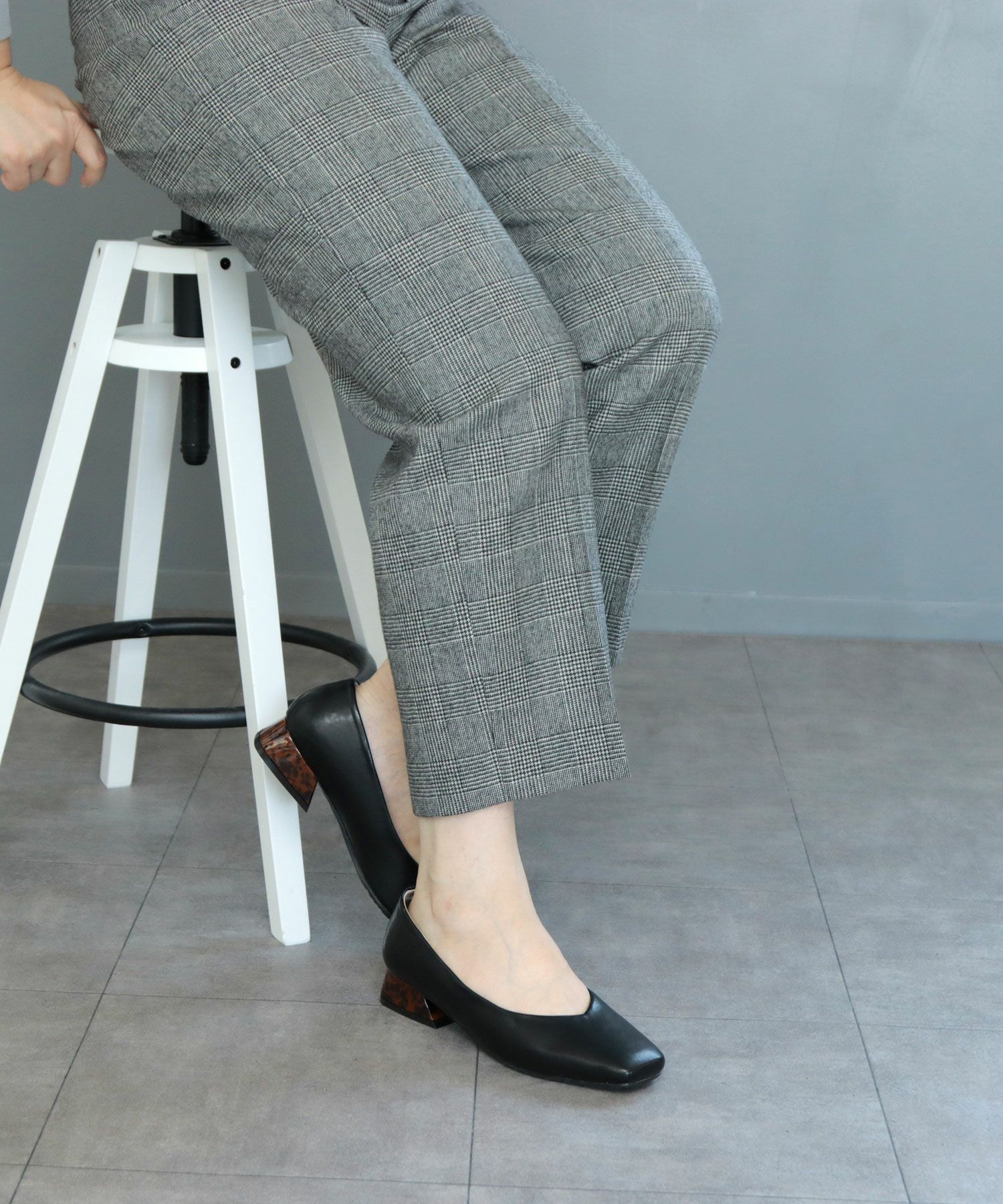 【4E幅広・大きいサイズ】【晴雨兼用】スクエアトゥフレアヒールパンプス