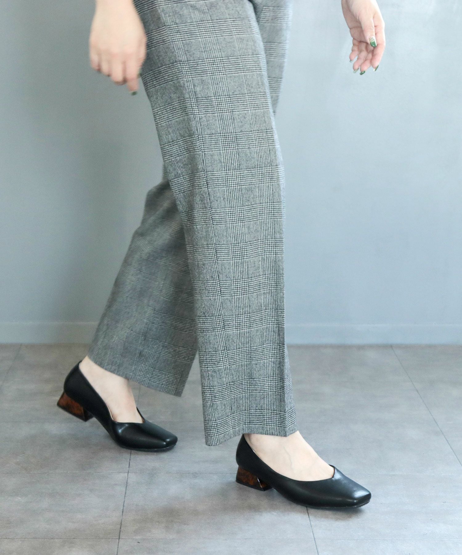 【4E幅広・大きいサイズ】【晴雨兼用】スクエアトゥフレアヒールパンプス