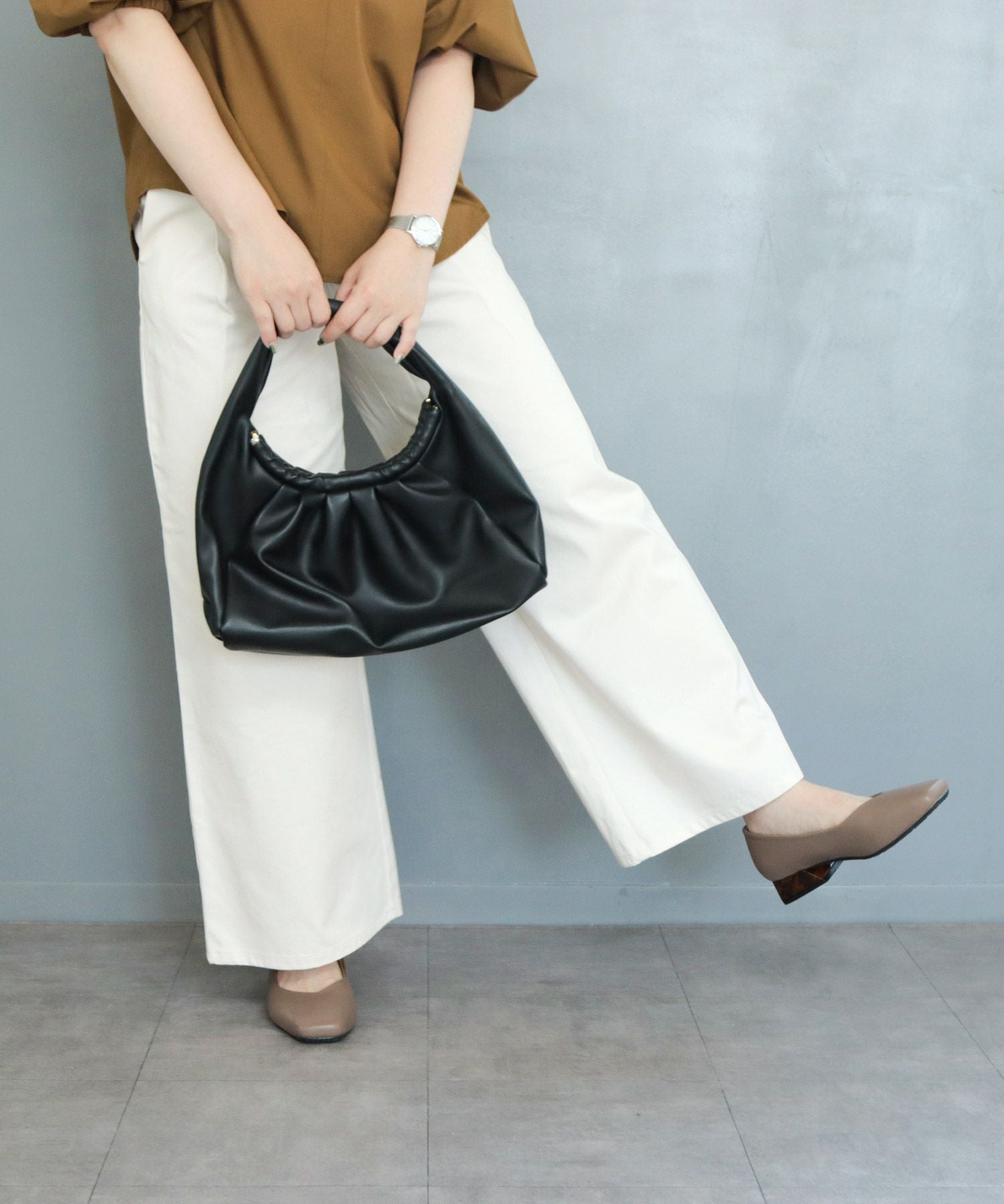 【4E幅広・大きいサイズ】【晴雨兼用】スクエアトゥフレアヒールパンプス