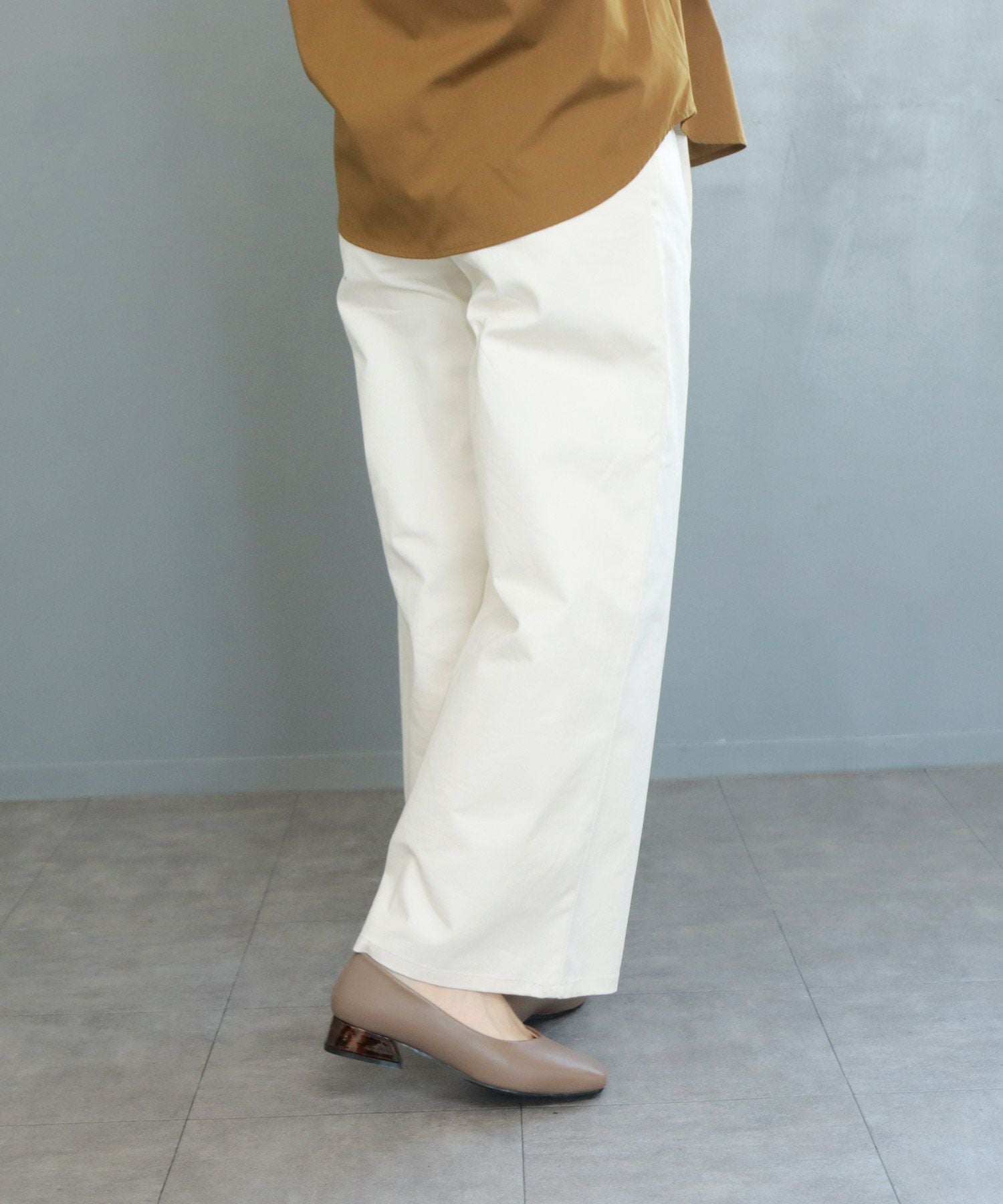 【4E幅広・大きいサイズ】【晴雨兼用】スクエアトゥフレアヒールパンプス