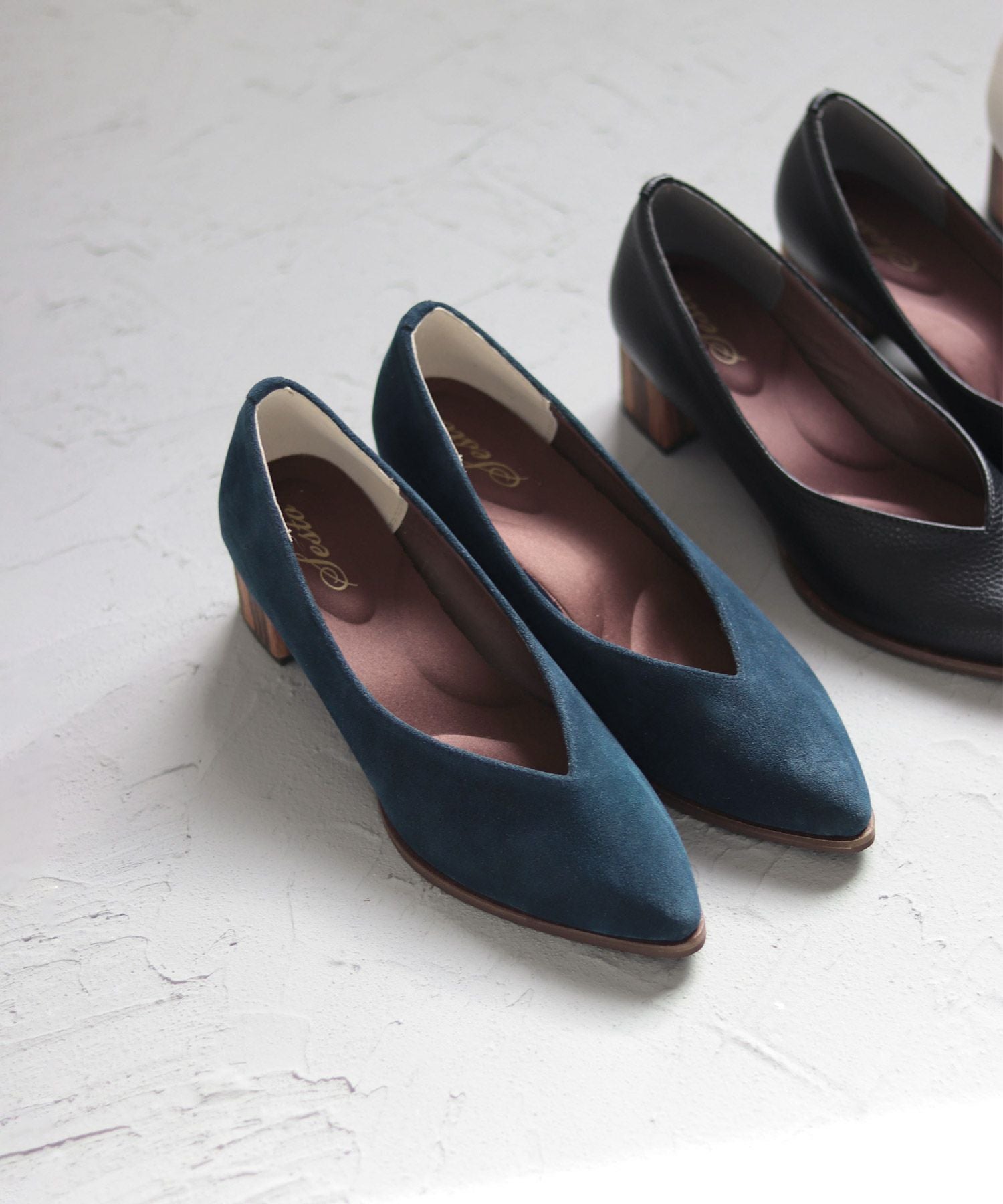 革ピース×ウッドヒールのポインテッドトゥパンプス▲返品交換不可