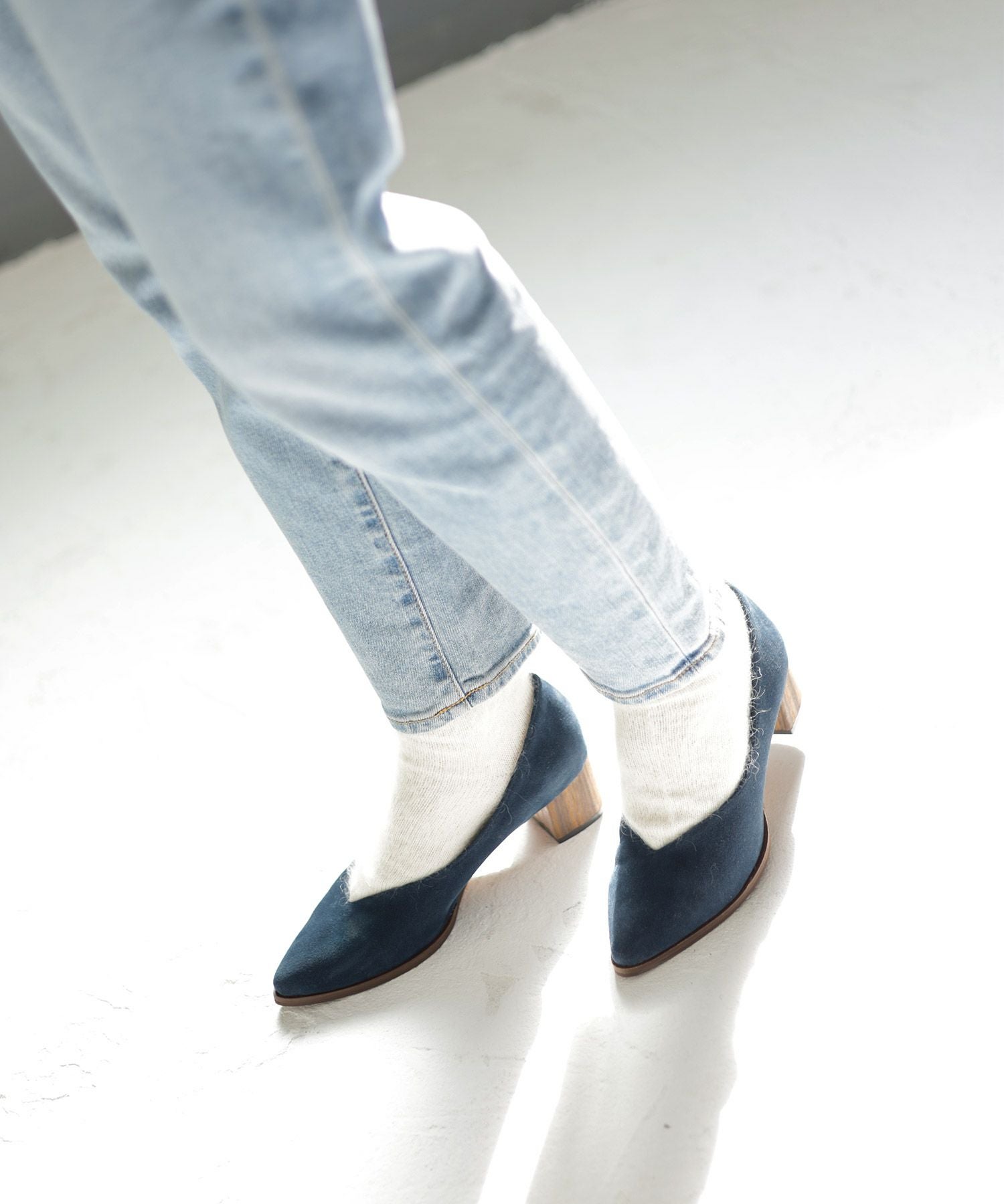 革ピース×ウッドヒールのポインテッドトゥパンプス▲返品交換不可