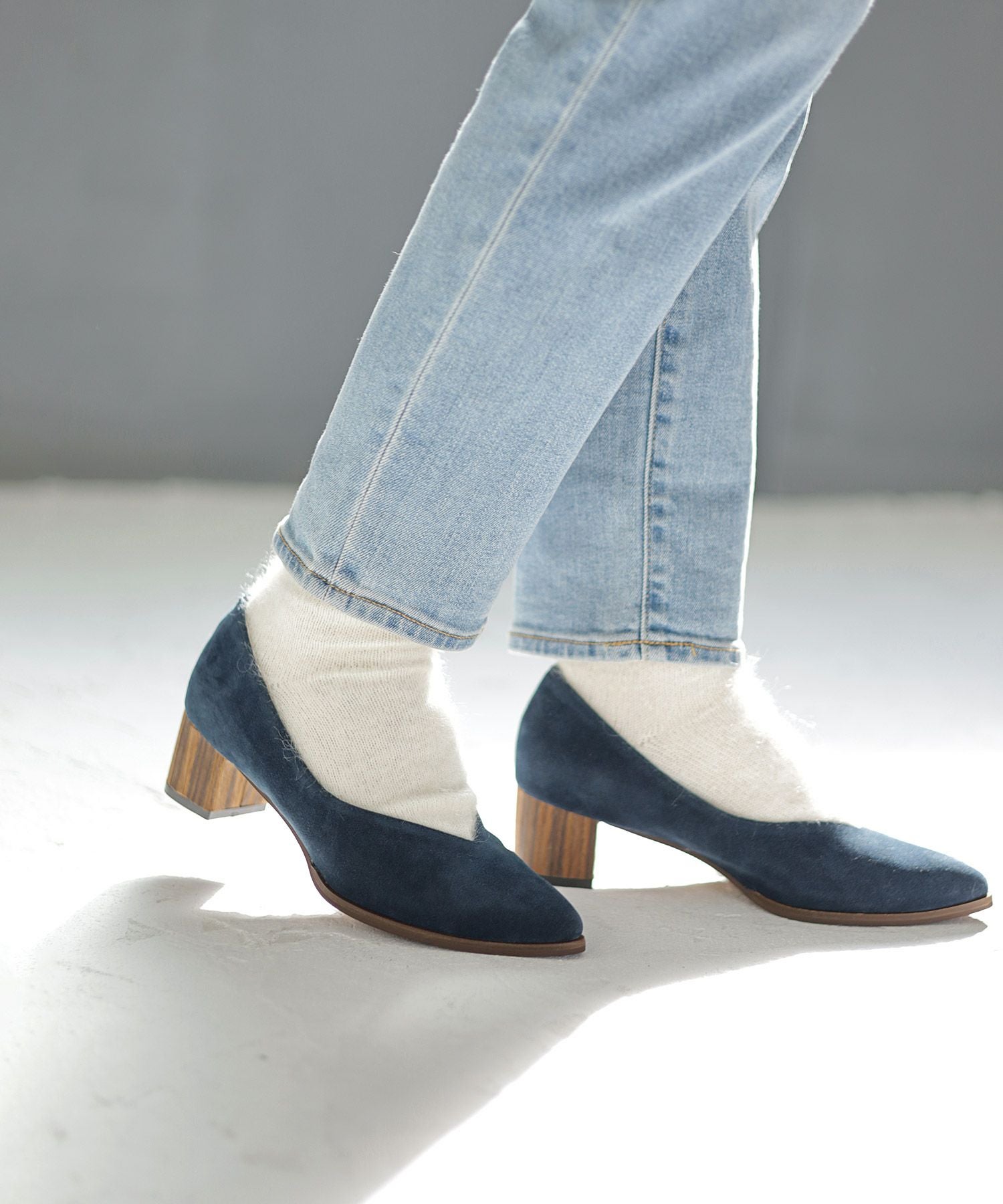 革ピース×ウッドヒールのポインテッドトゥパンプス▲返品交換不可