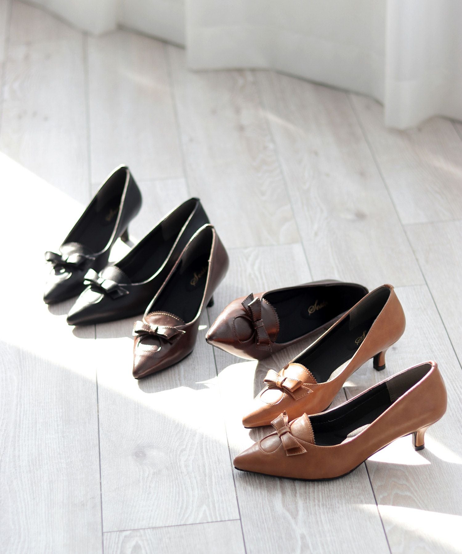 リボン付きキトゥンヒールクラシカルパンプス