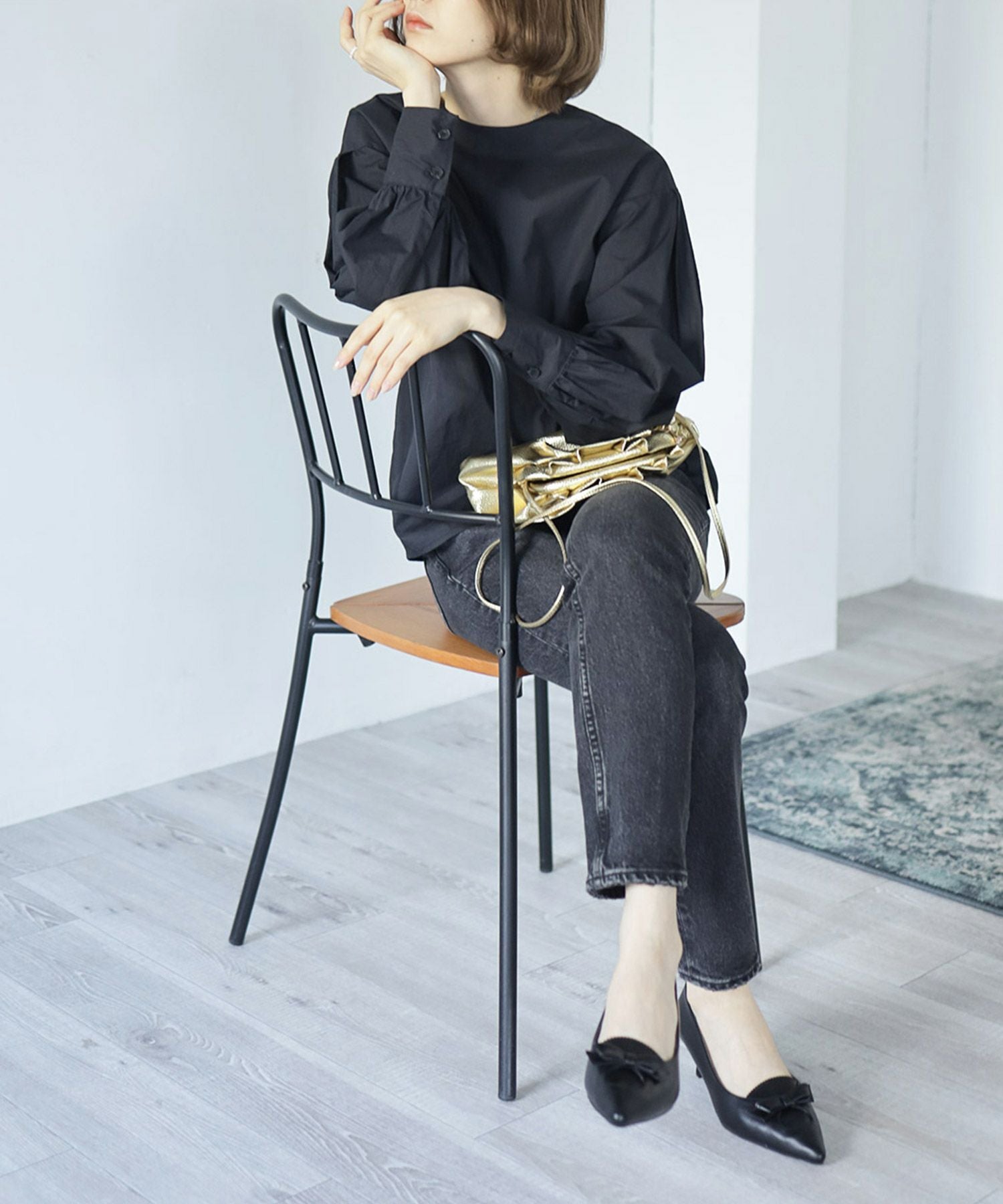 リボン付きキトゥンヒールクラシカルパンプス