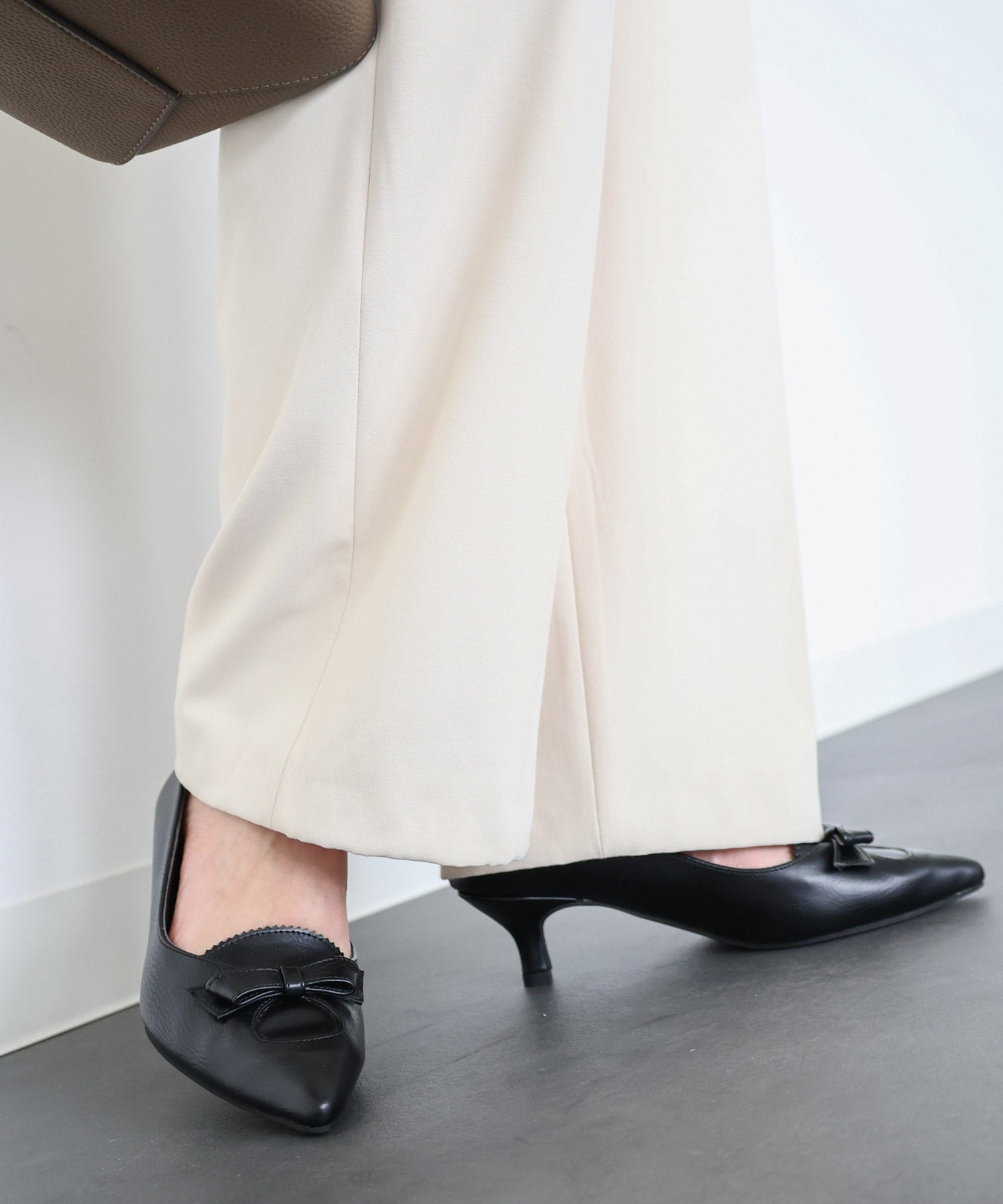 リボン付きキトゥンヒールクラシカルパンプス 一部5月中旬入荷予定