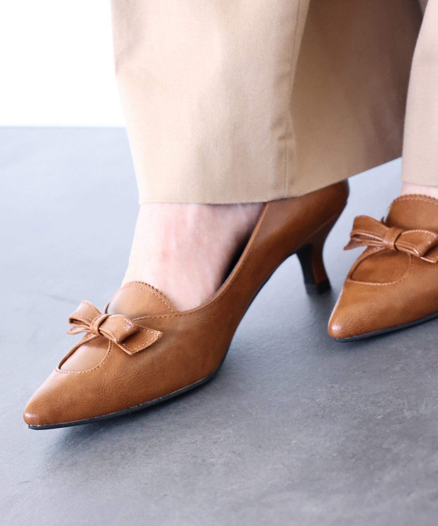 リボン付きキトゥンヒールクラシカルパンプス 一部5月中旬入荷予定