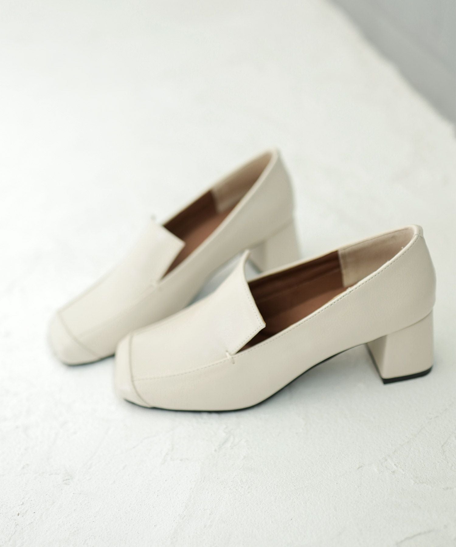 チャンキーヒールスクエアトゥローファーパンプス△返品交換不可