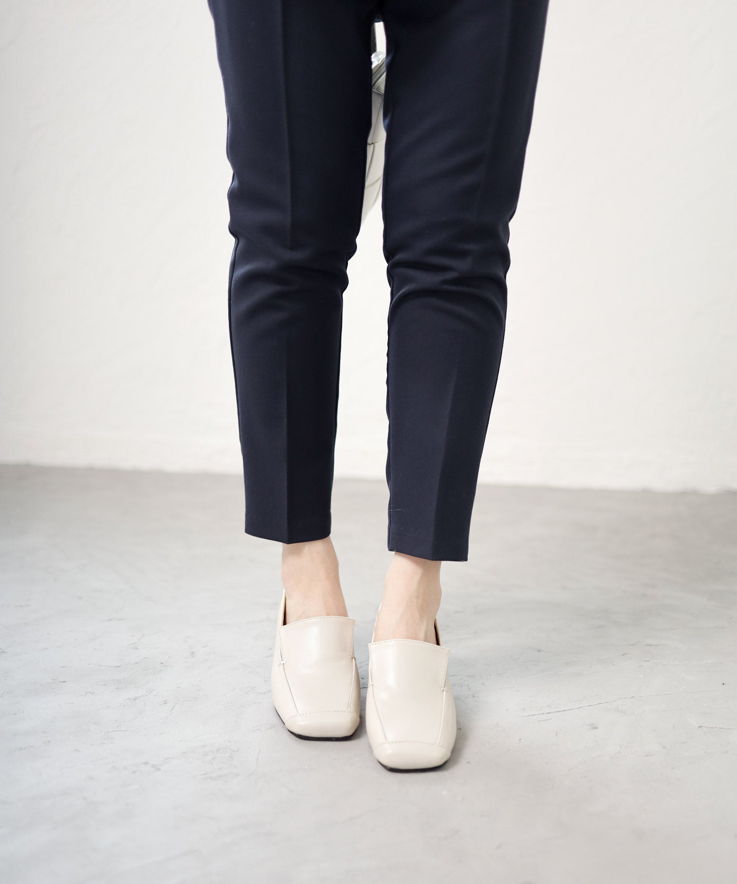 チャンキーヒールスクエアトゥローファーパンプス▲返品交換不可