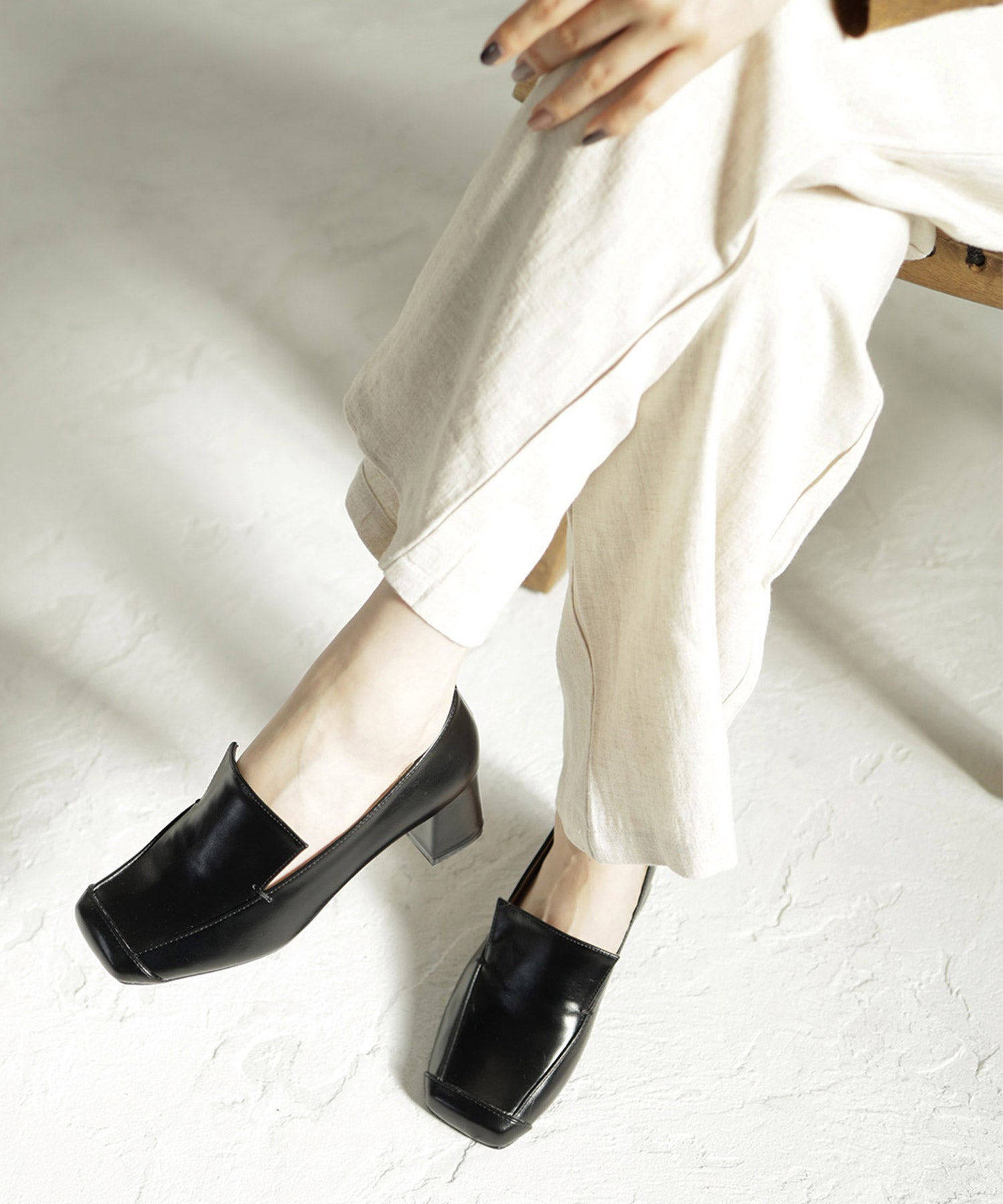 チャンキーヒールスクエアトゥローファーパンプス▲返品交換不可