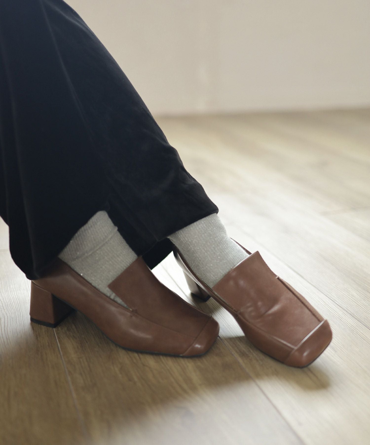 チャンキーヒールスクエアトゥローファーパンプス▲返品交換不可