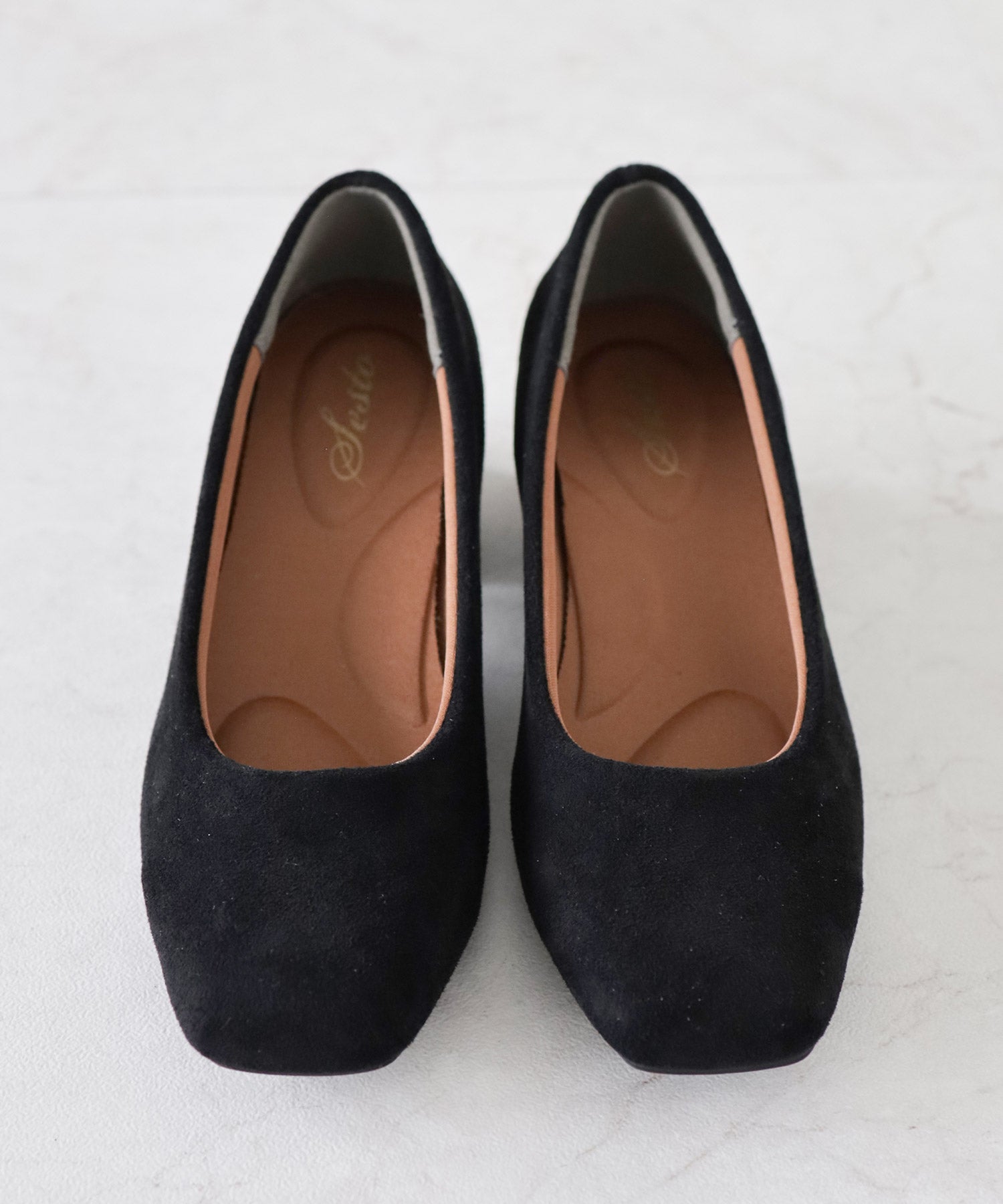 スクエアトゥミドルヒールパンプス