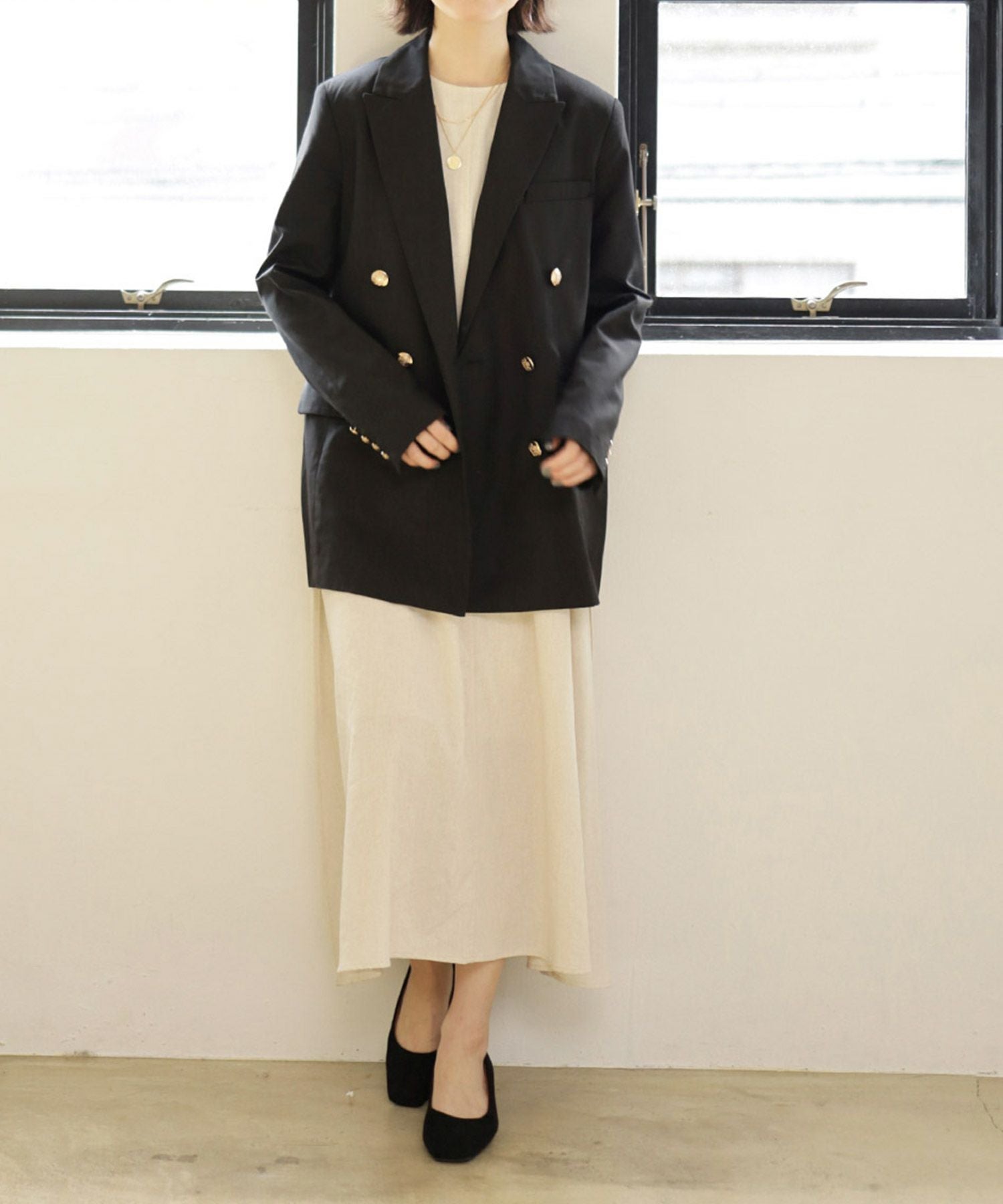 スクエアトゥミドルヒールパンプス