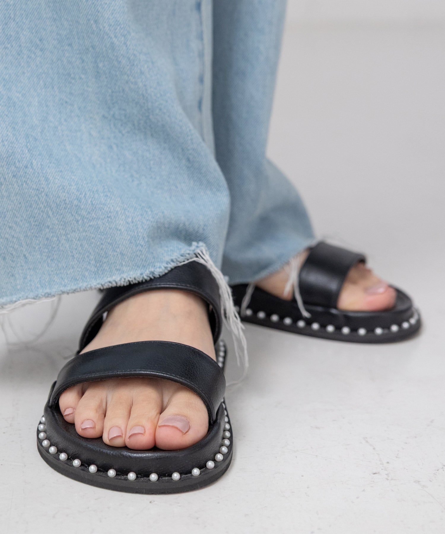 パールピースのダブルストラップフットベッドサンダル▲返品不可