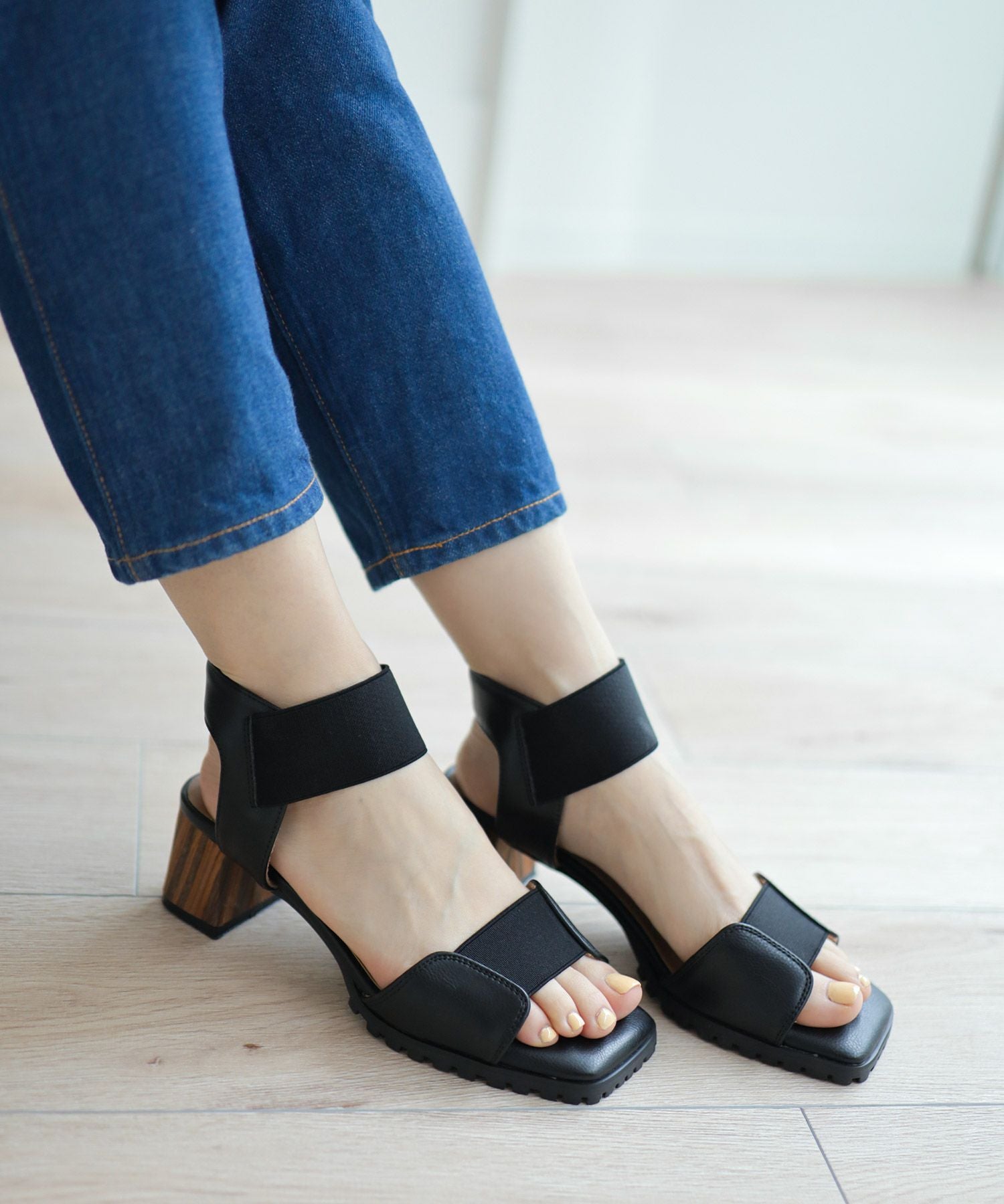自分の足にフィットする！ゴムフィットチャンキーヒールサンダル 一部4月上旬入荷予定