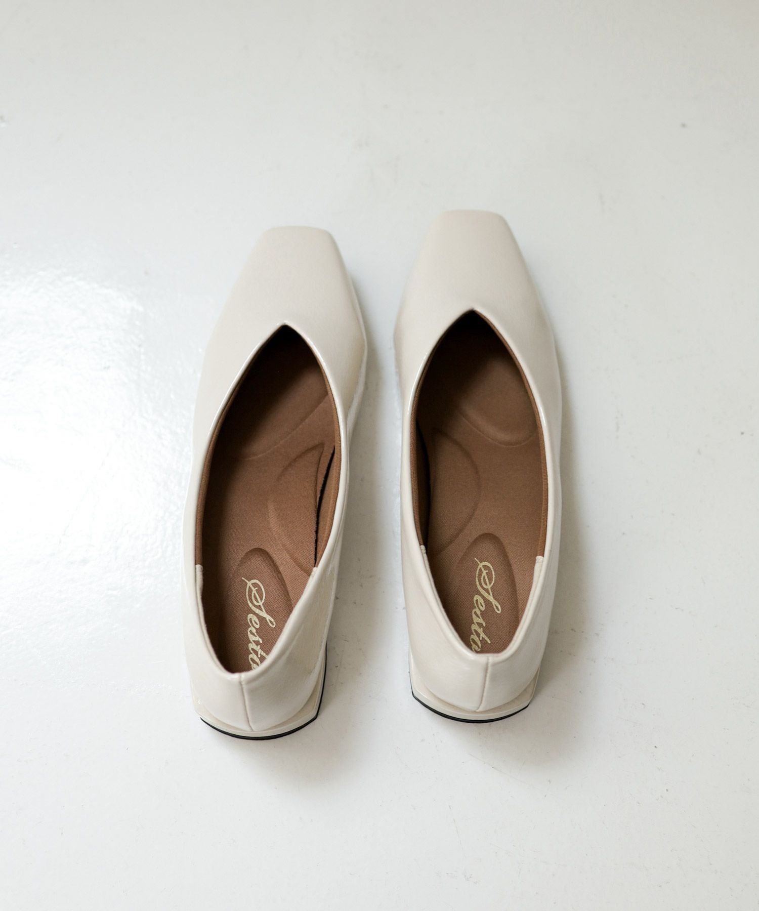 スクエアトゥローヒールエナメルパンプス▲返品交換不可