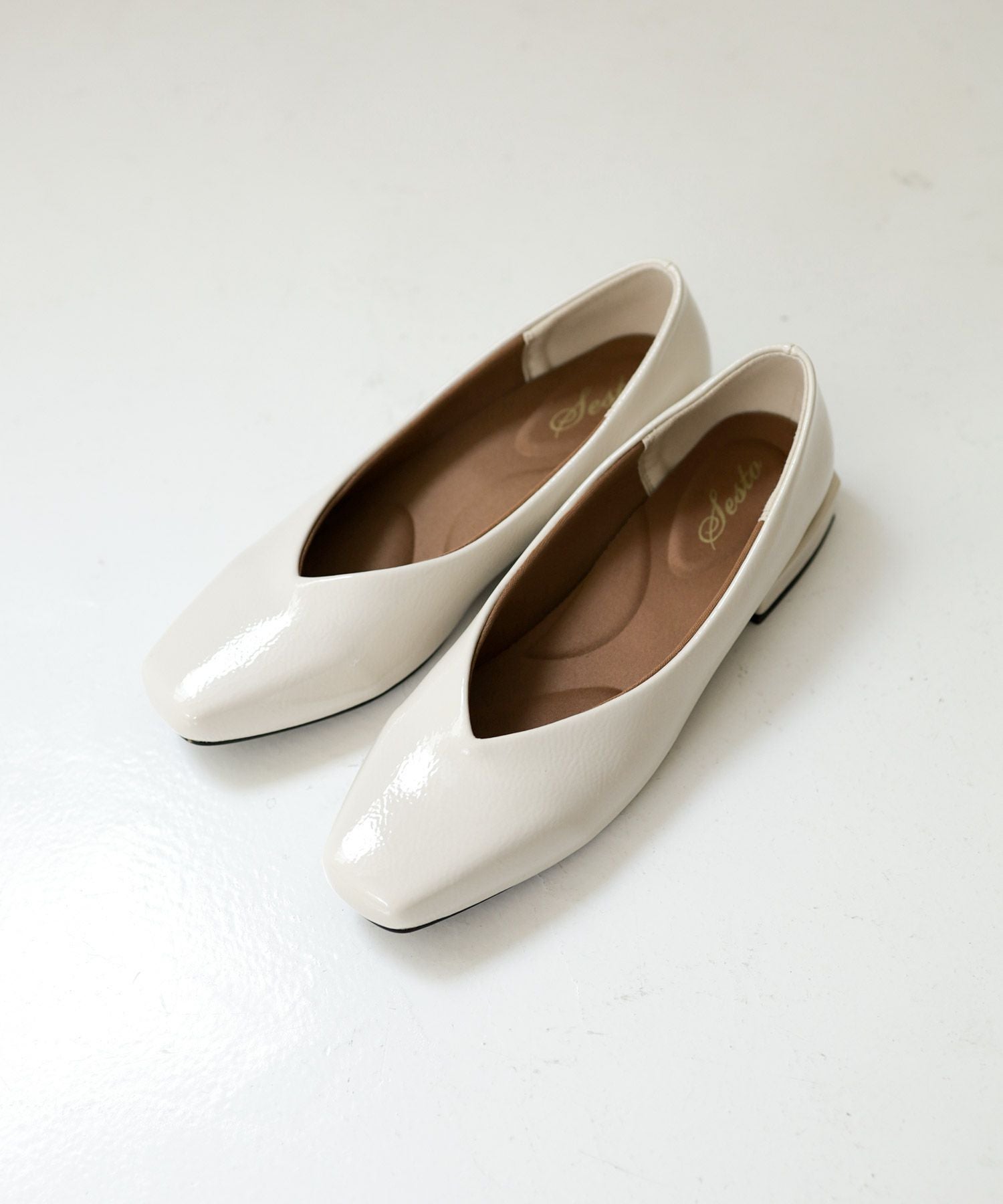 スクエアトゥローヒールエナメルパンプス▲返品交換不可