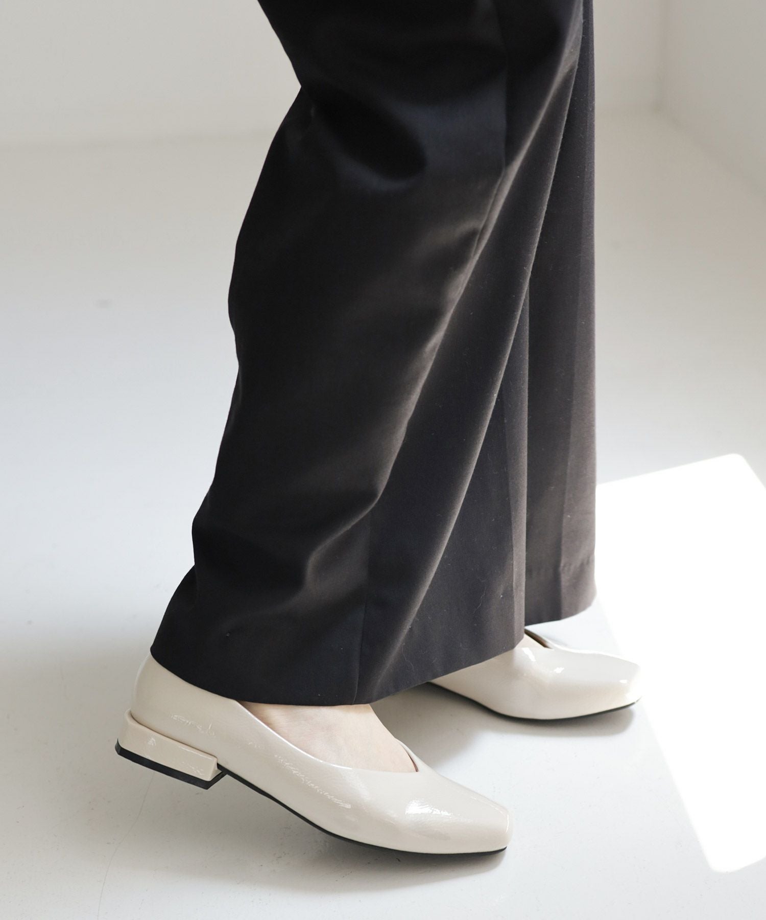 スクエアトゥローヒールエナメルパンプス▲返品交換不可