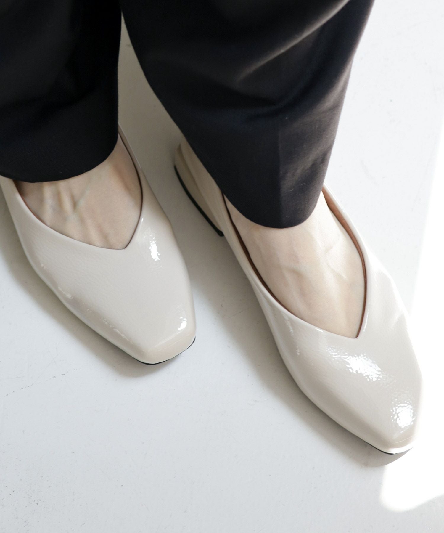 スクエアトゥローヒールエナメルパンプス▲返品交換不可