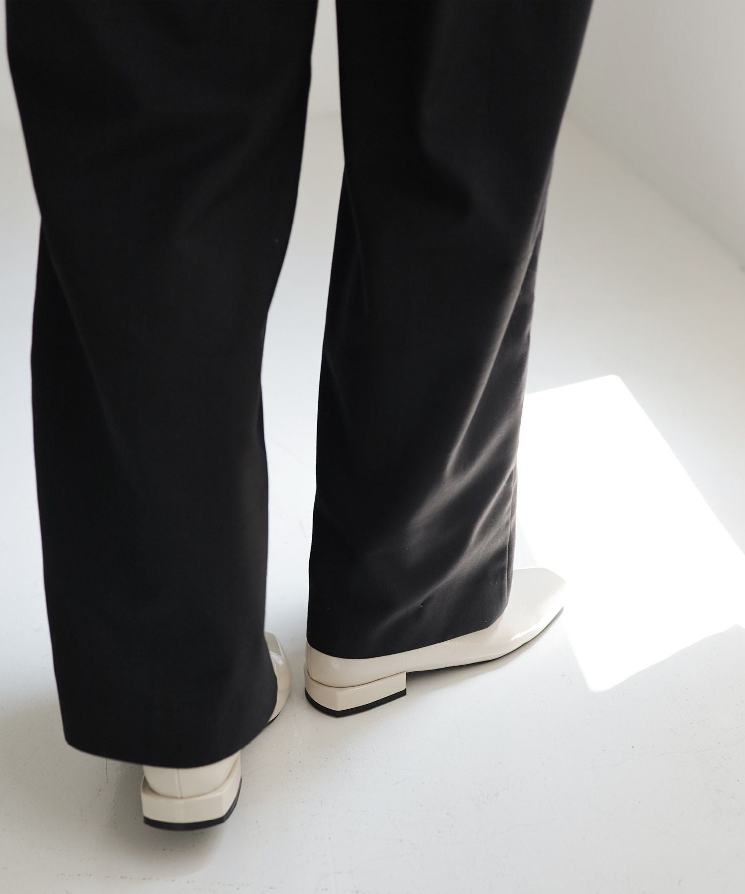 スクエアトゥローヒールエナメルパンプス▲返品交換不可