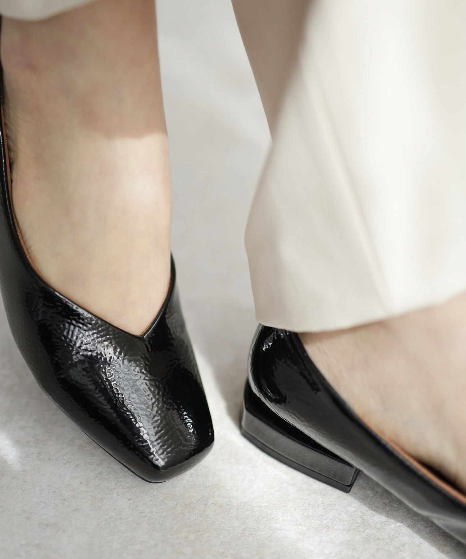 スクエアトゥローヒールエナメルパンプス▲返品交換不可