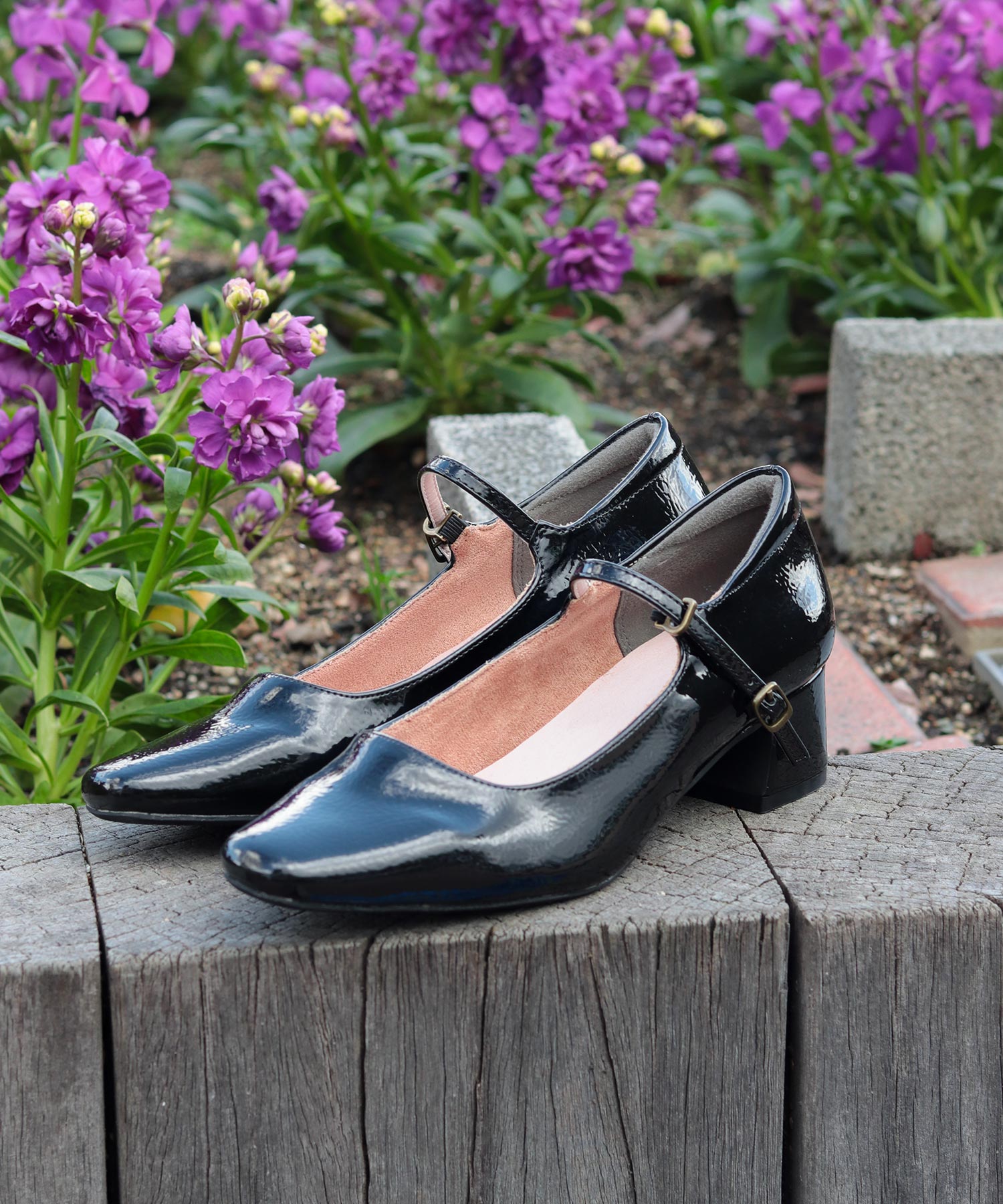 スクエアトゥメリージェーンストラップパンプス