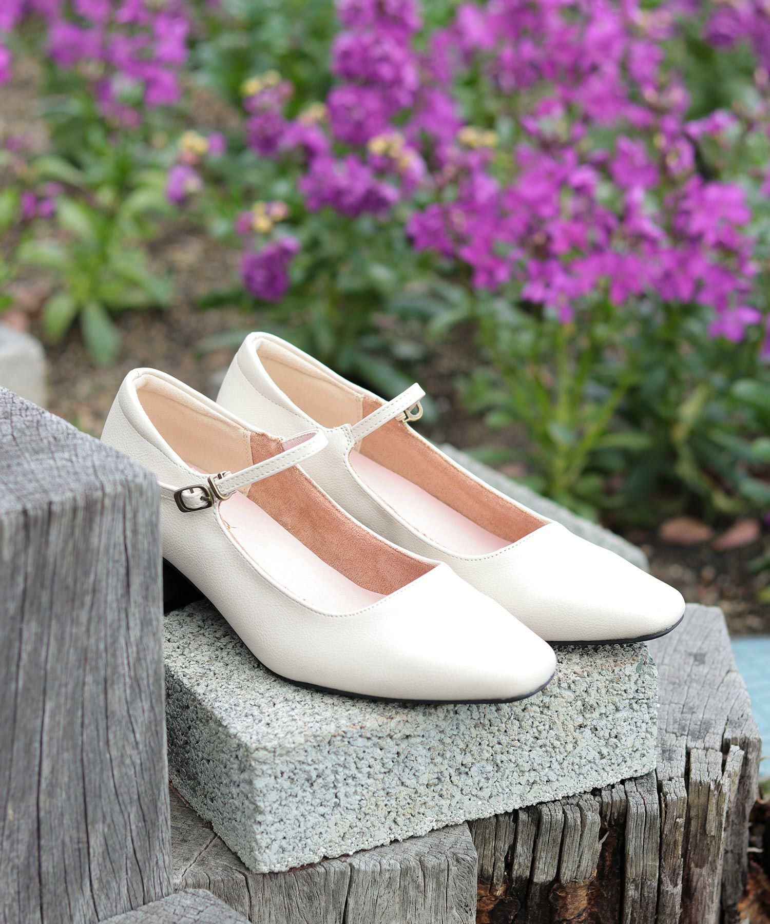 スクエアトゥメリージェーンストラップパンプス