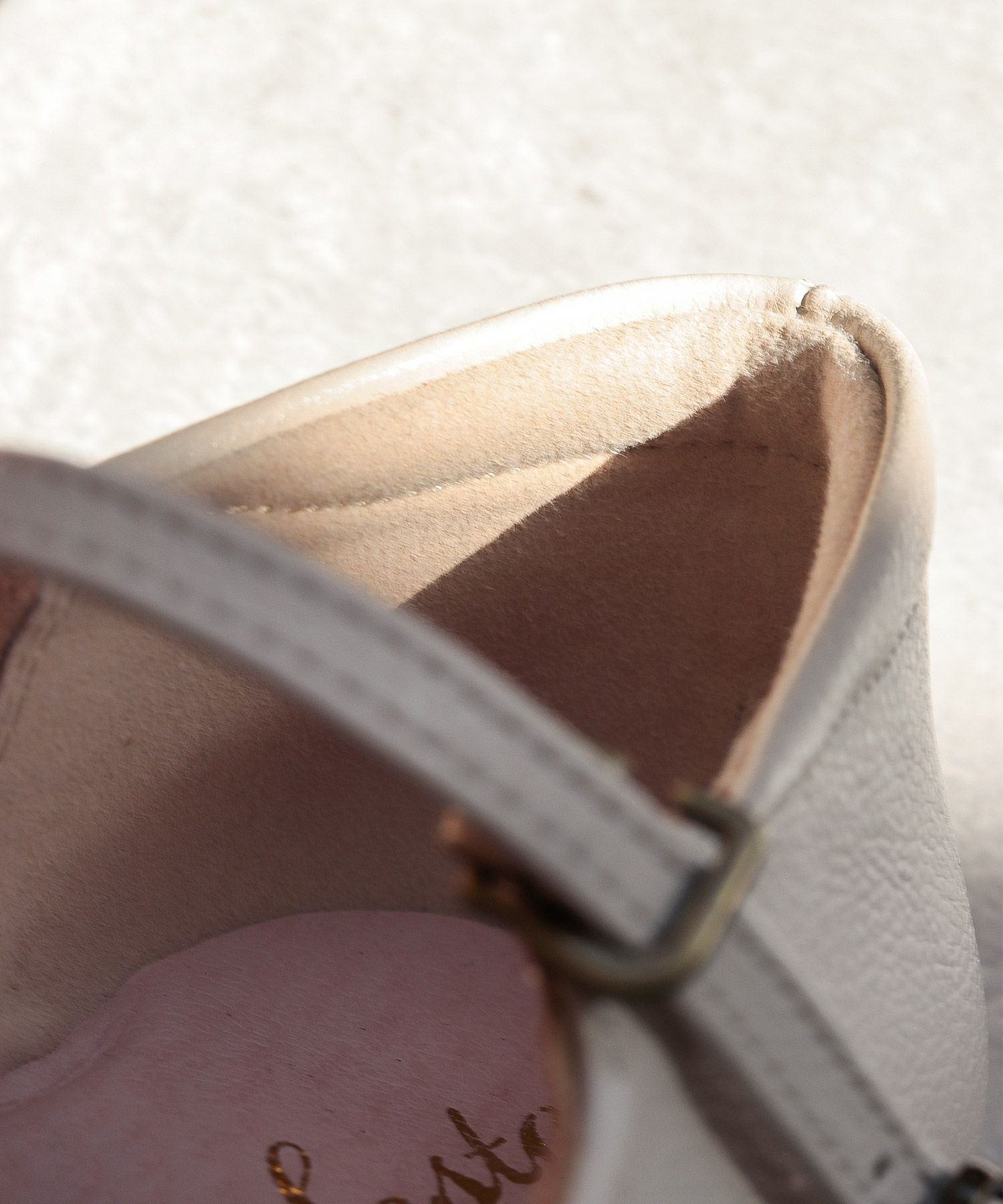 スクエアトゥメリージェーンストラップパンプス