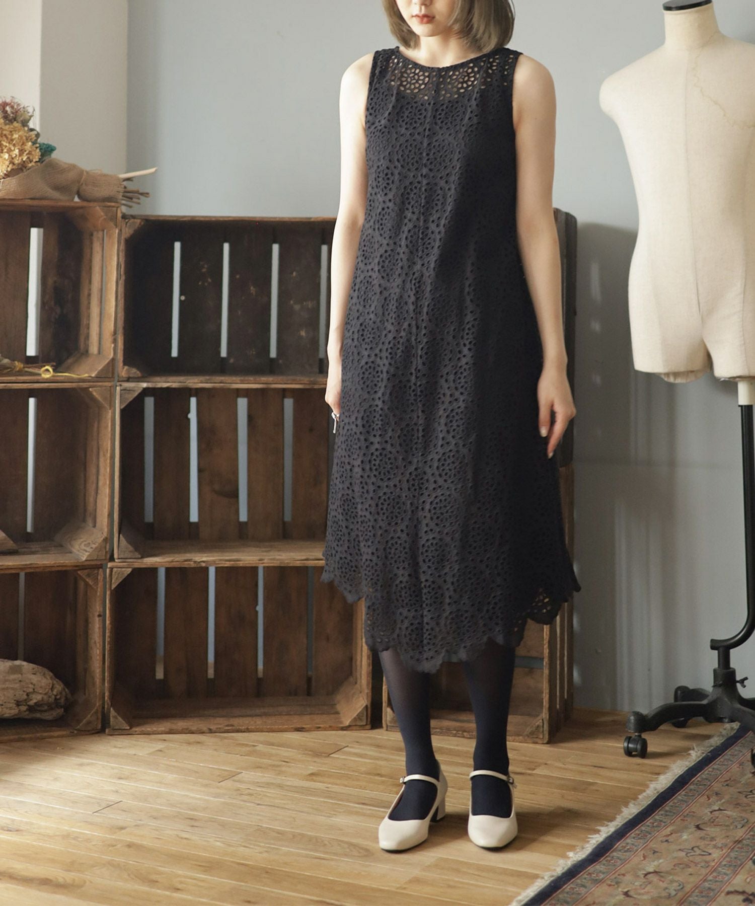 スクエアトゥメリージェーンストラップパンプス