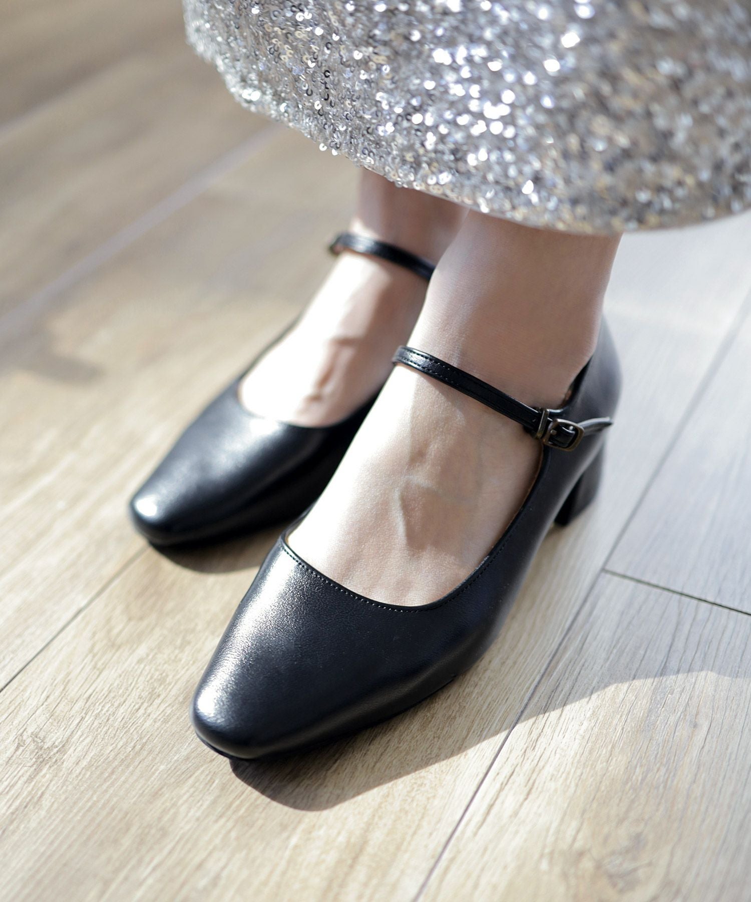 スクエアトゥメリージェーンストラップパンプス