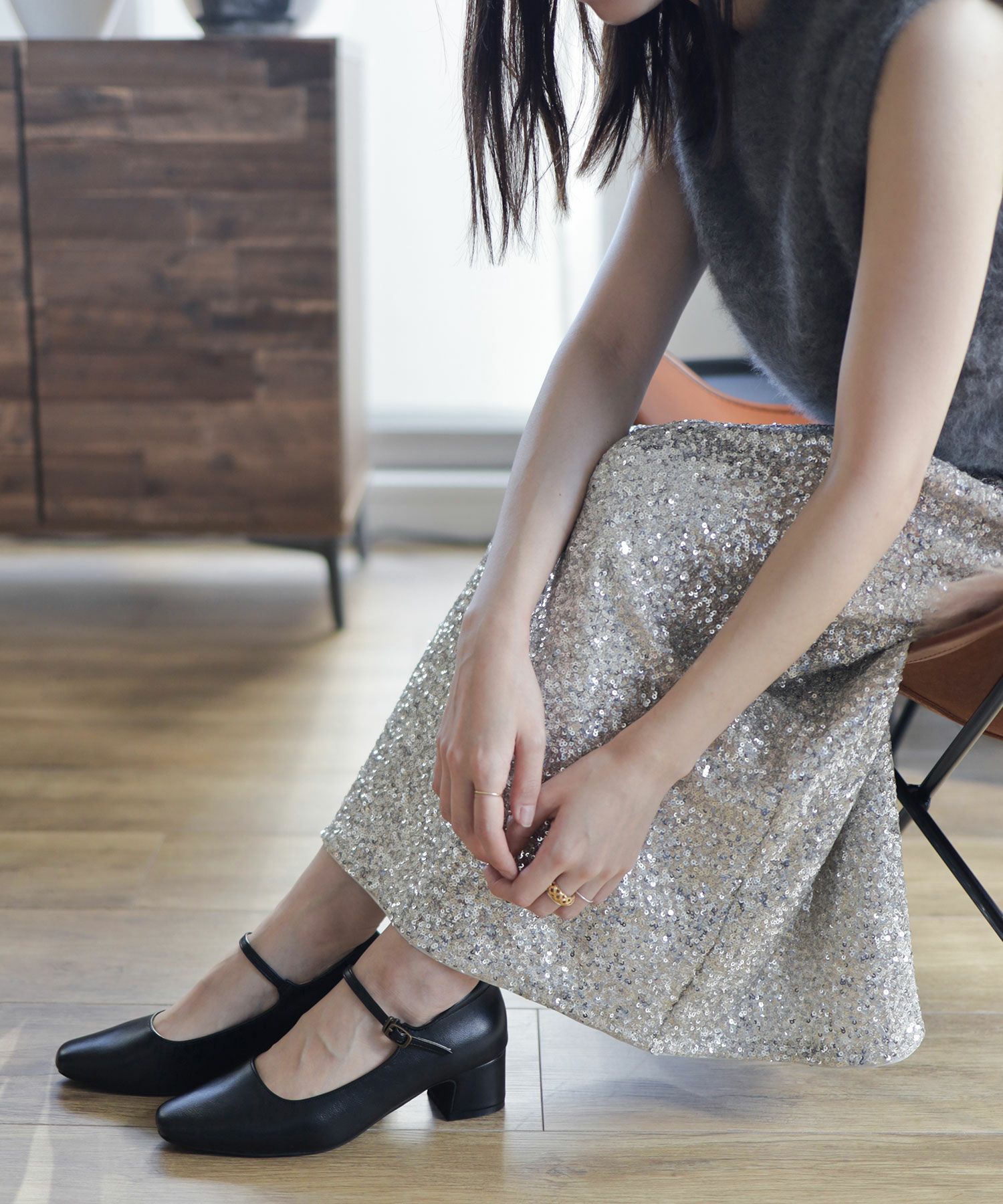 スクエアトゥメリージェーンストラップパンプス