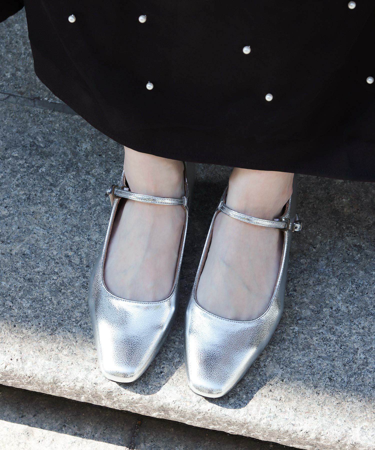 スクエアトゥメリージェーンストラップパンプス