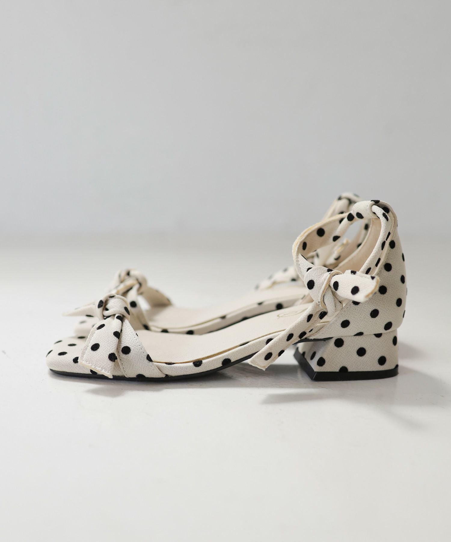 ダブルリボンローヒールストラップサンダル ▲返品交換不可