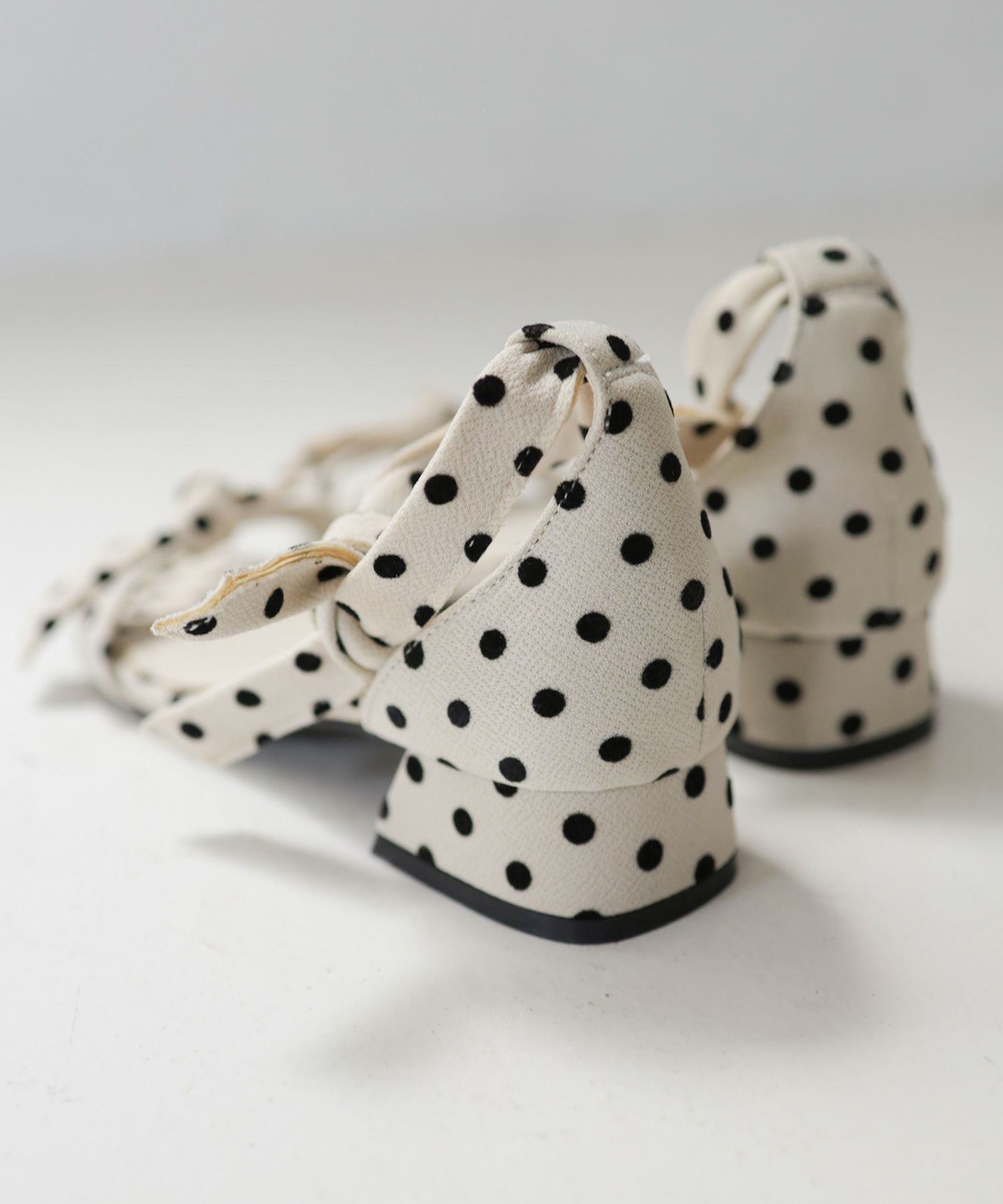 ダブルリボンローヒールストラップサンダル ▲返品交換不可