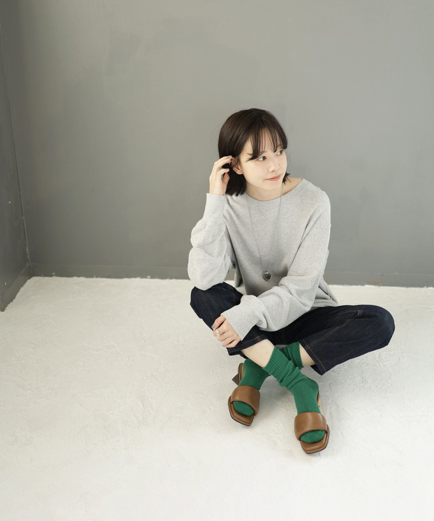 アシンメトリーウッドヒールのパデットミュールサンダル