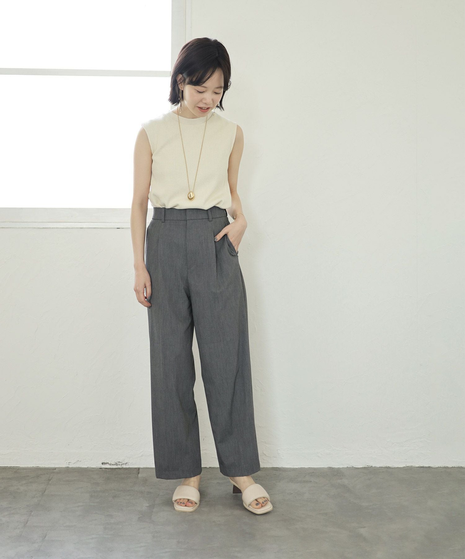 アシンメトリーウッドヒールのパデットミュールサンダル