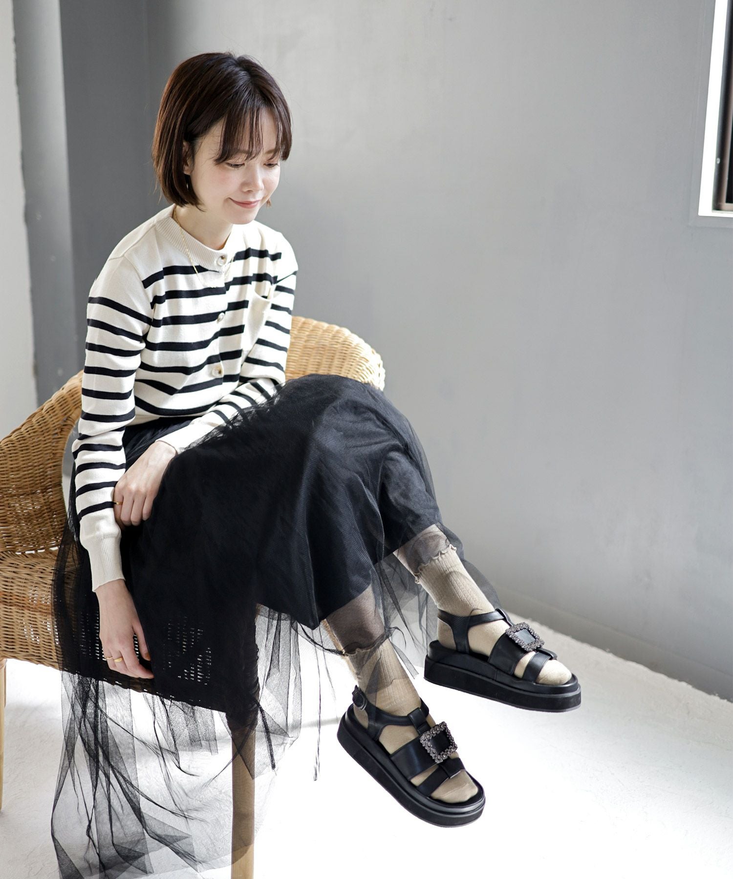 ビジューモチーフ付き厚底フットベッドサンダル▲返品交換不可