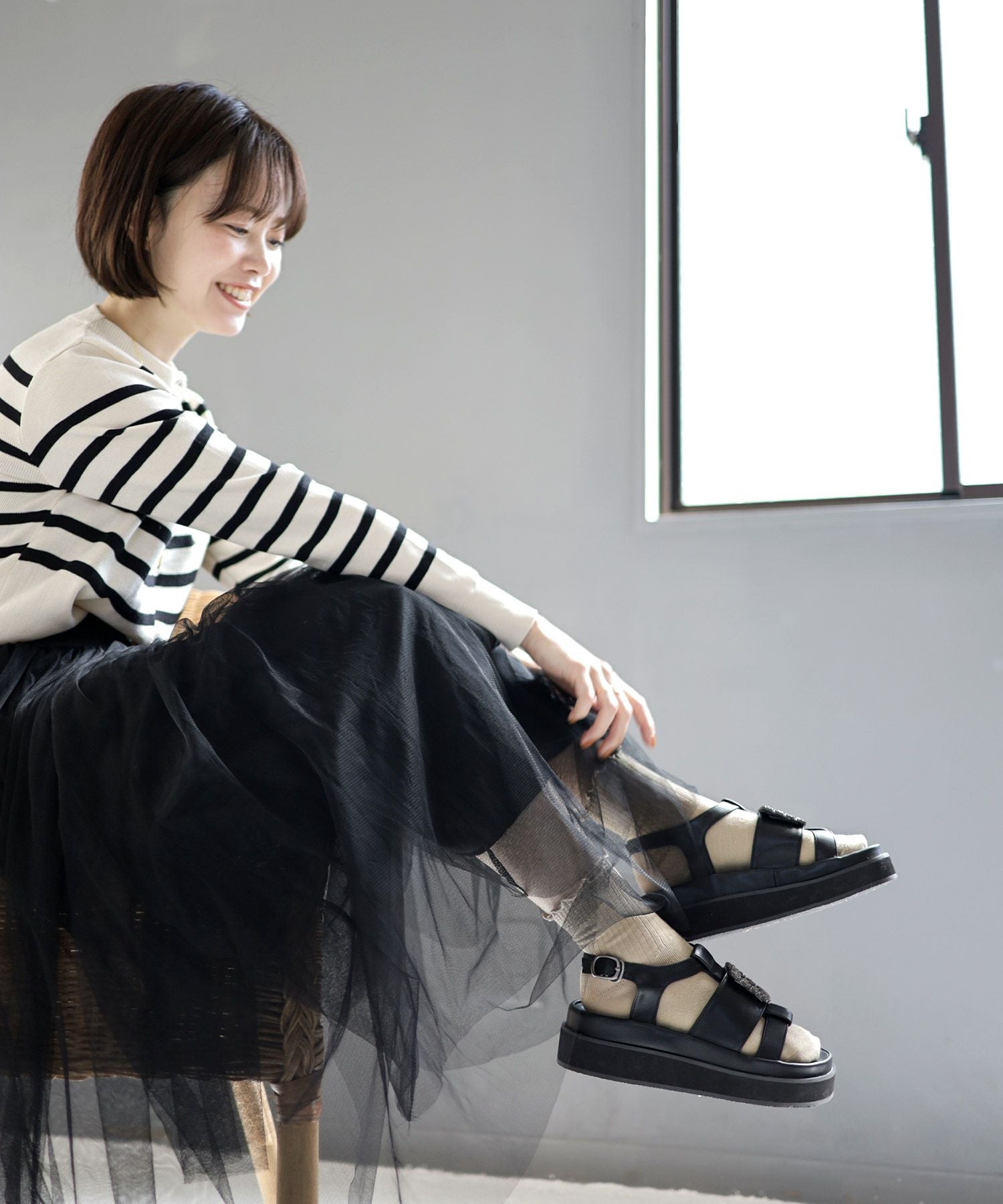 ビジューモチーフ付き厚底フットベッドサンダル▲返品交換不可