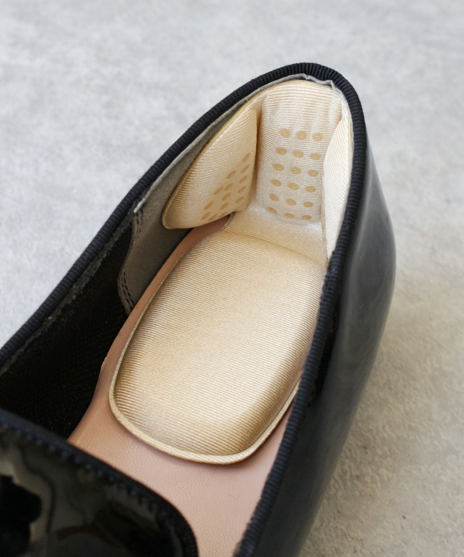 滑り止めつきかかとがズレないクッションインソール 【返品・交換不可】【4セットまでゆうパケット可】【公式ショップ限定販売アイテム】