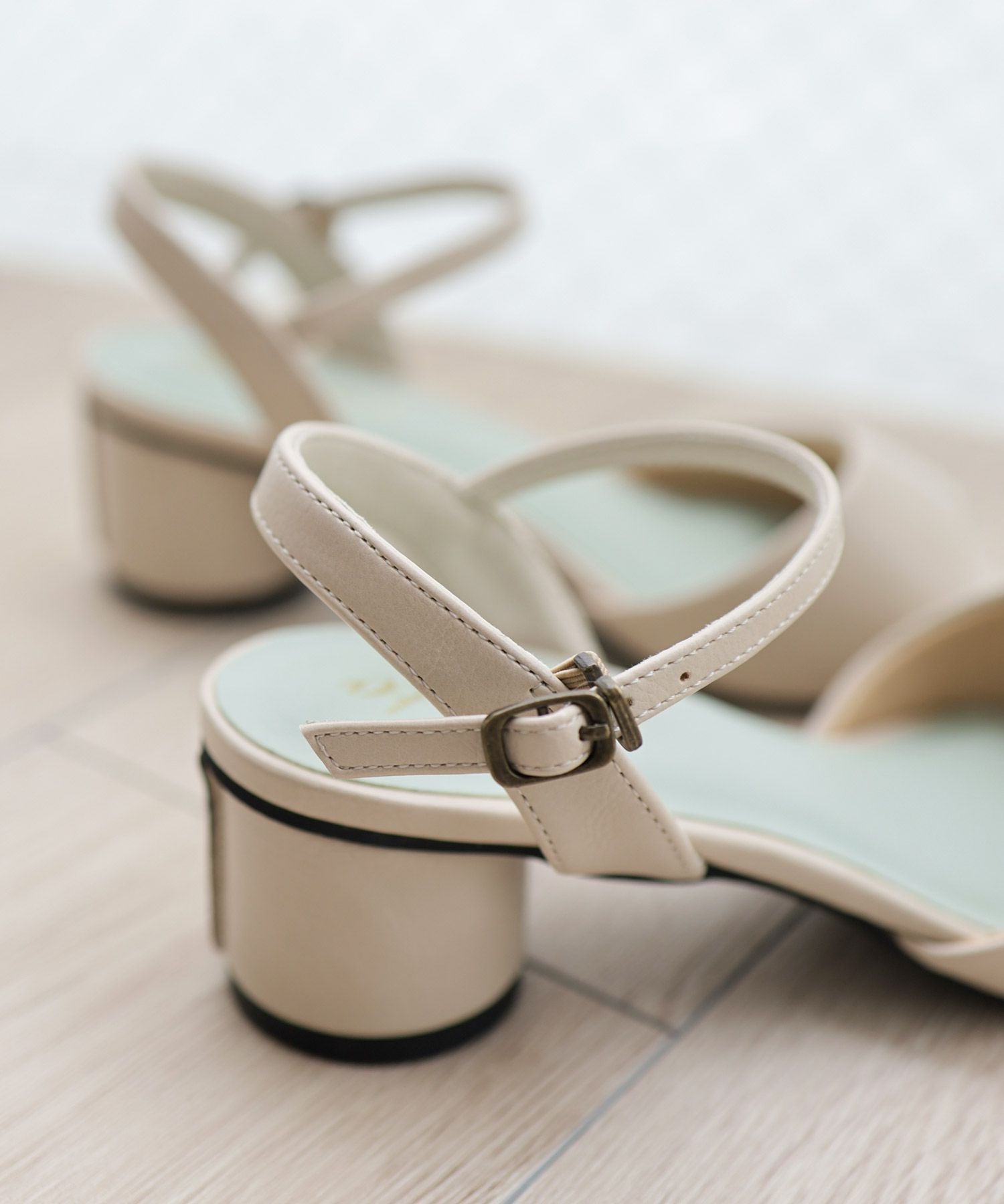 ポインテッドトゥストラップサンダル【公式ショップ・ZOZOTOWN限定販売アイテム】▲返品交換不可