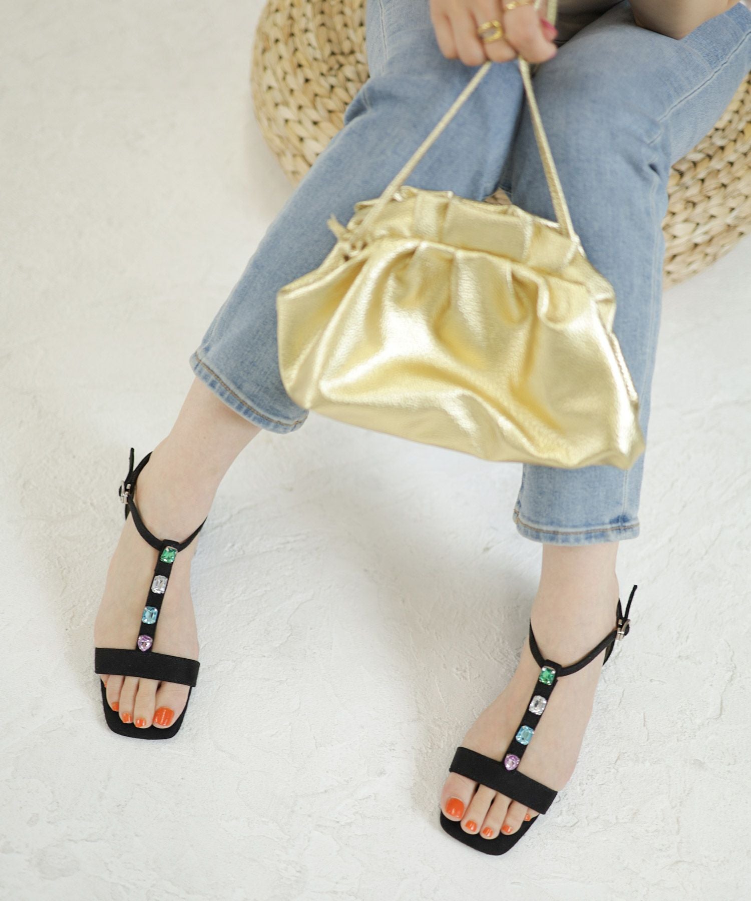 カラービジューTストラップローヒールサンダル▲返品交換不可