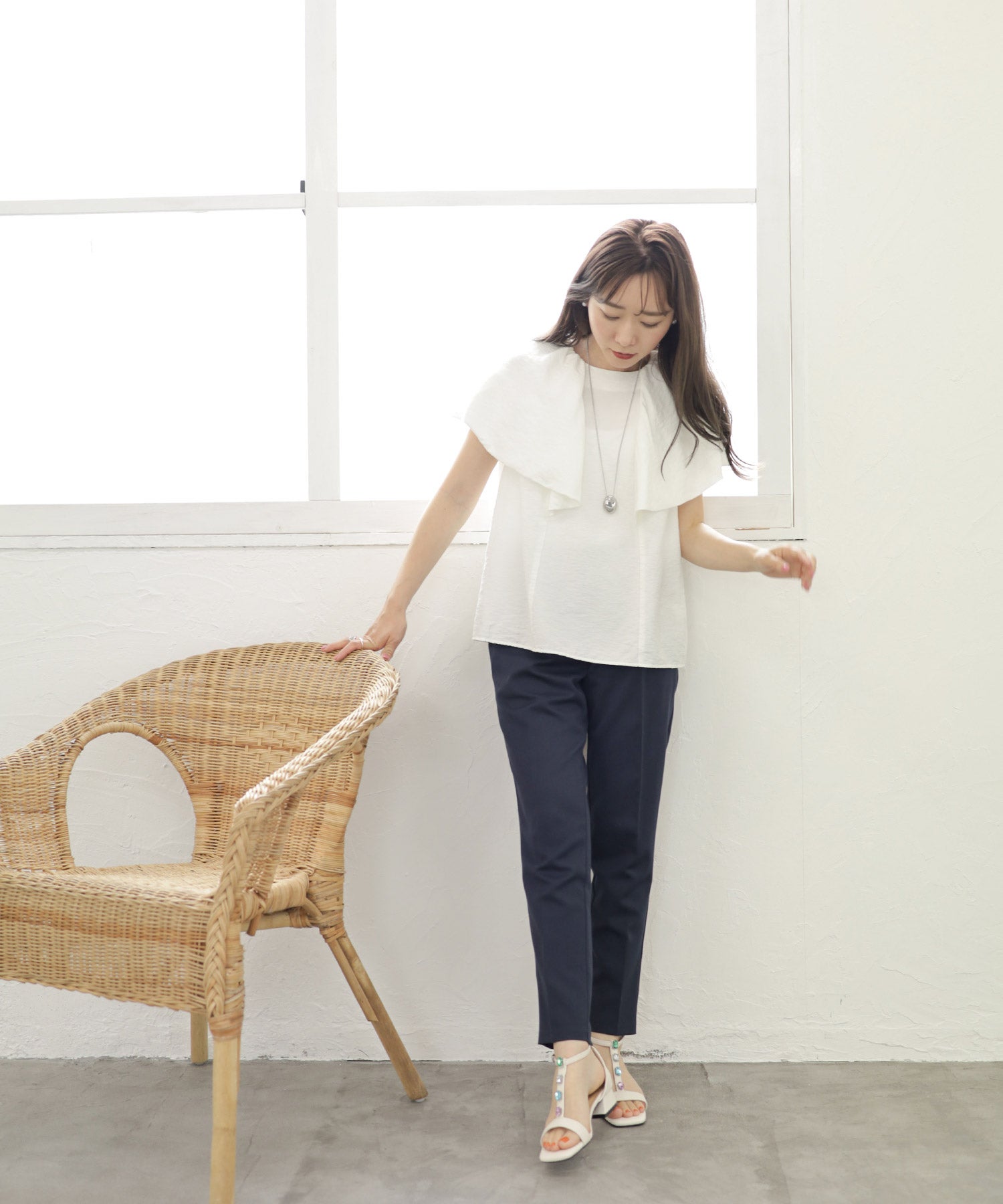 カラービジューTストラップローヒールサンダル▲返品交換不可