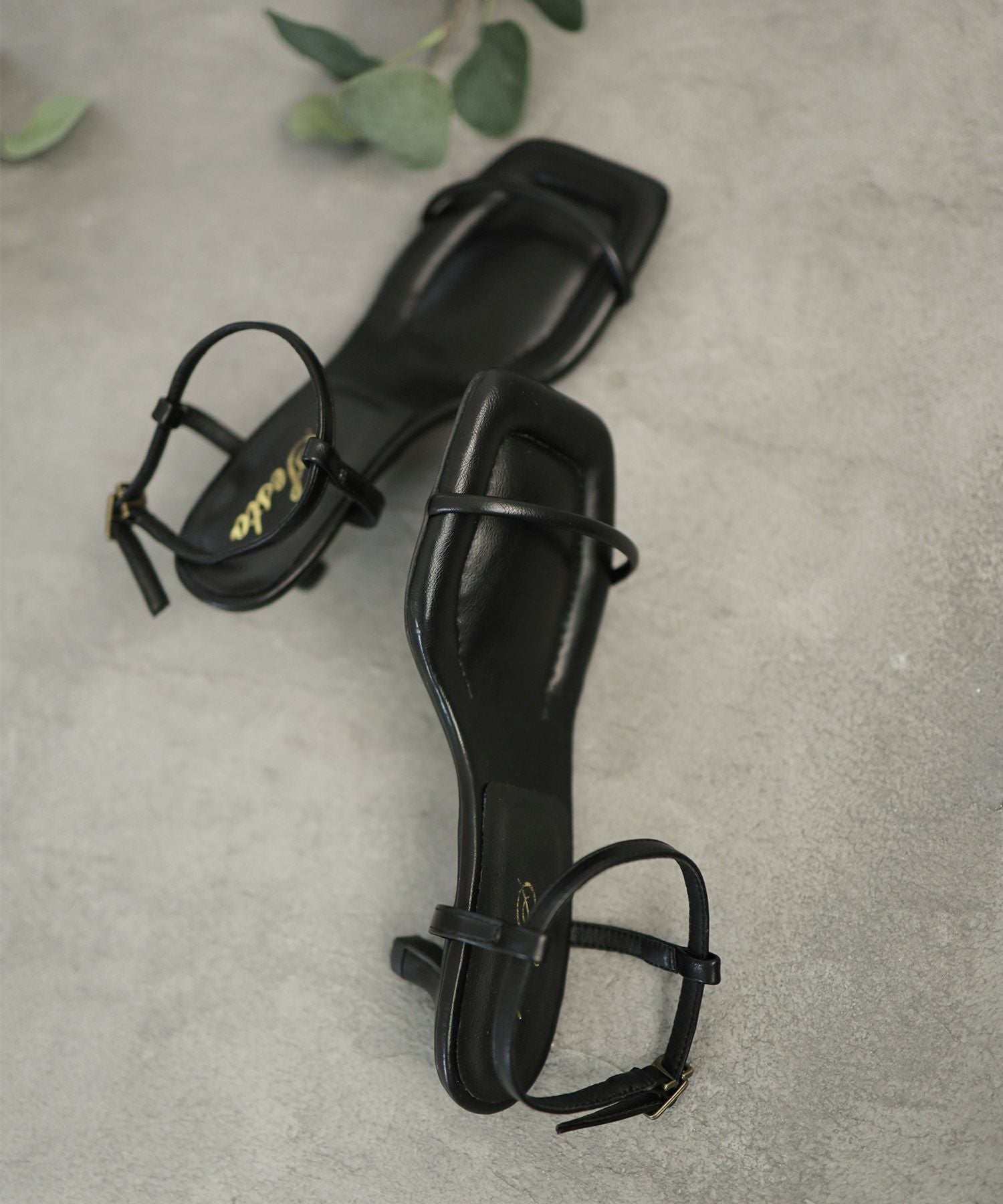 ふわふわクッションバーストラップサンダル▲返品不可