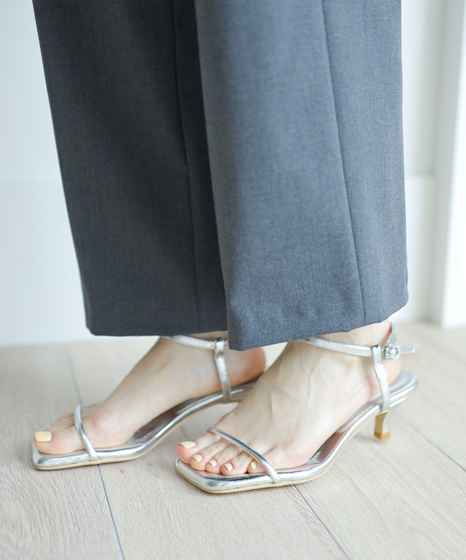 ふわふわクッションバーストラップサンダル▲返品不可