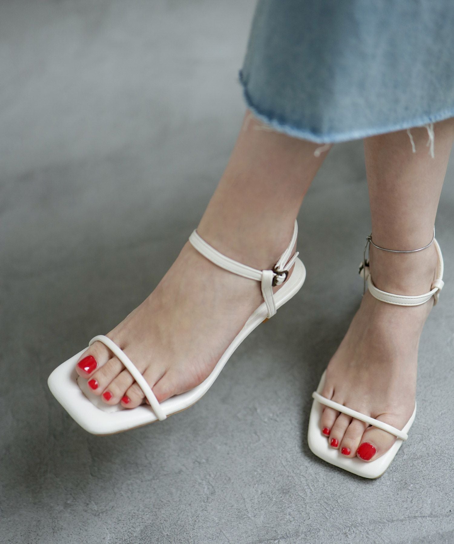 ふわふわクッションバーストラップサンダル▲返品不可