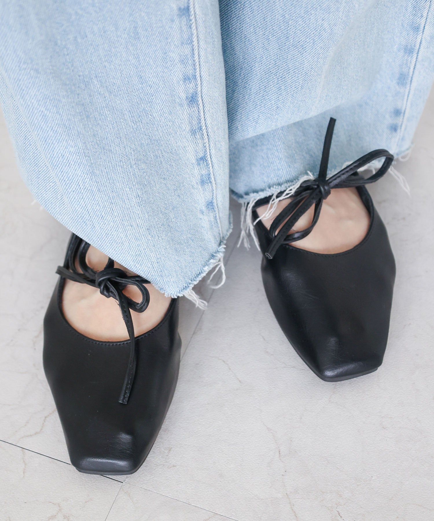 スクエアトゥレースアップバレエシューズ