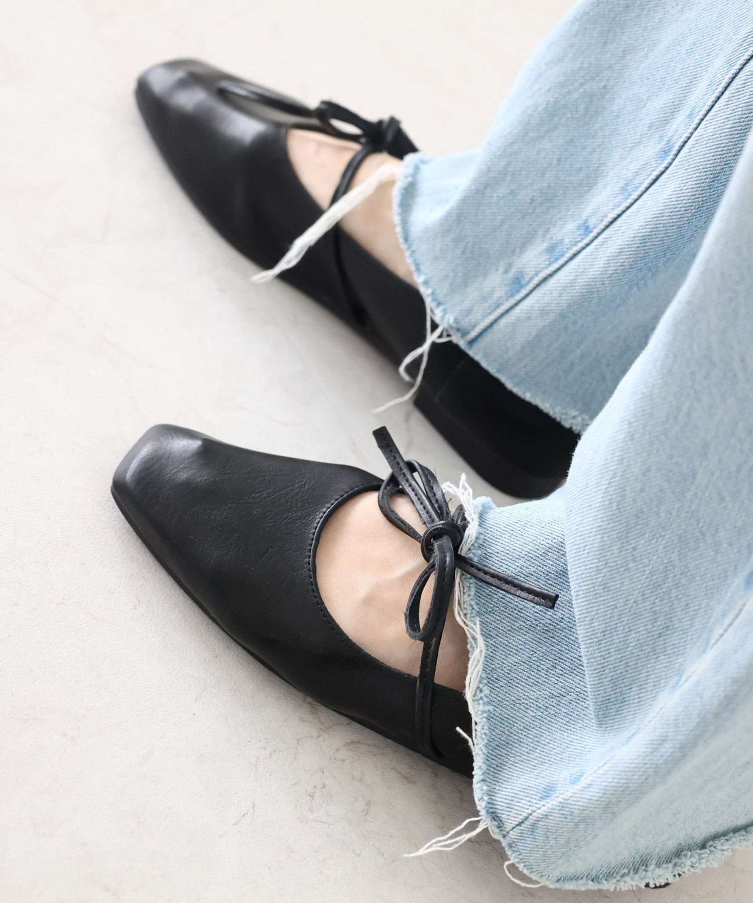 スクエアトゥレースアップバレエシューズ