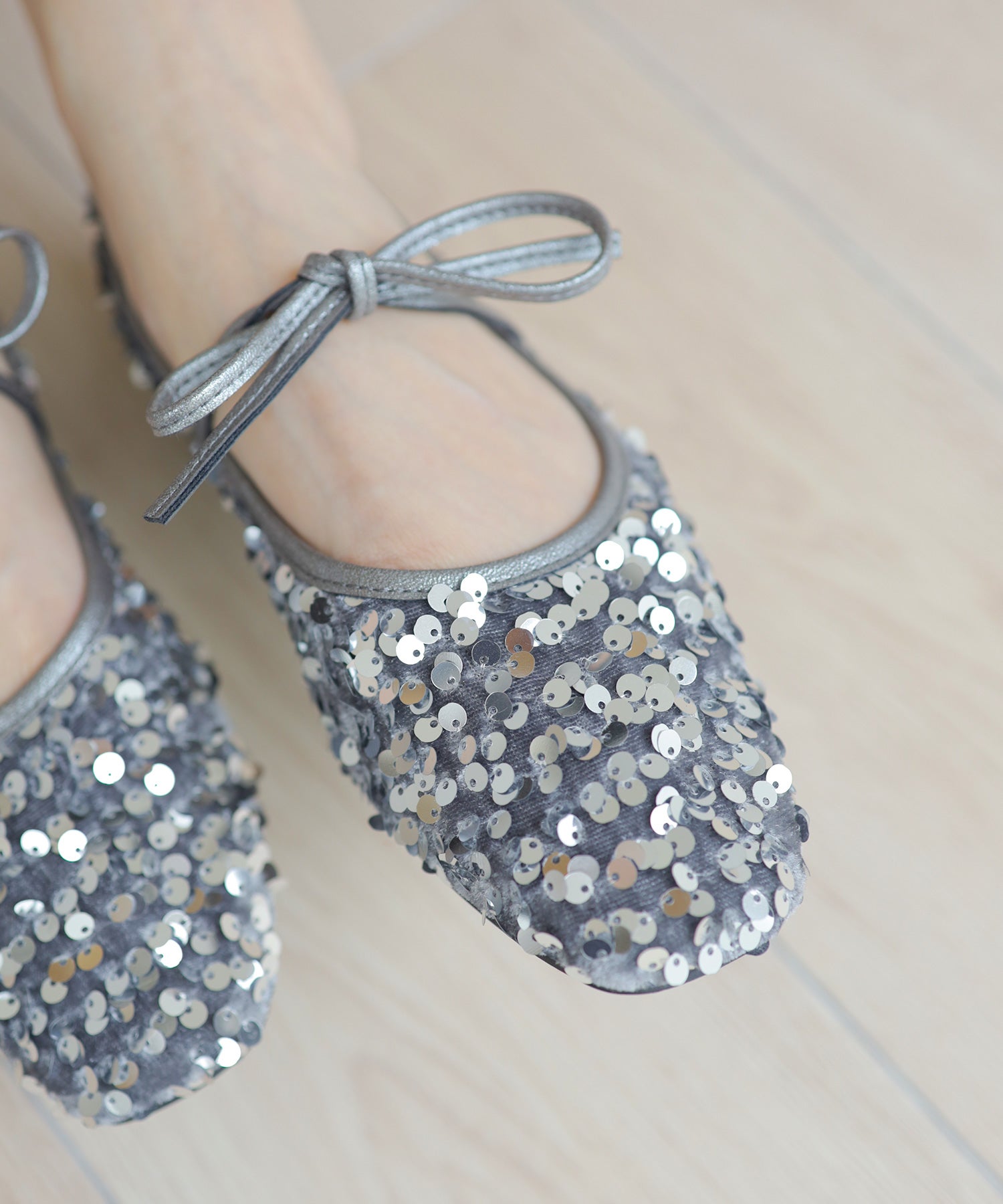 スクエアトゥレースアップバレエシューズ