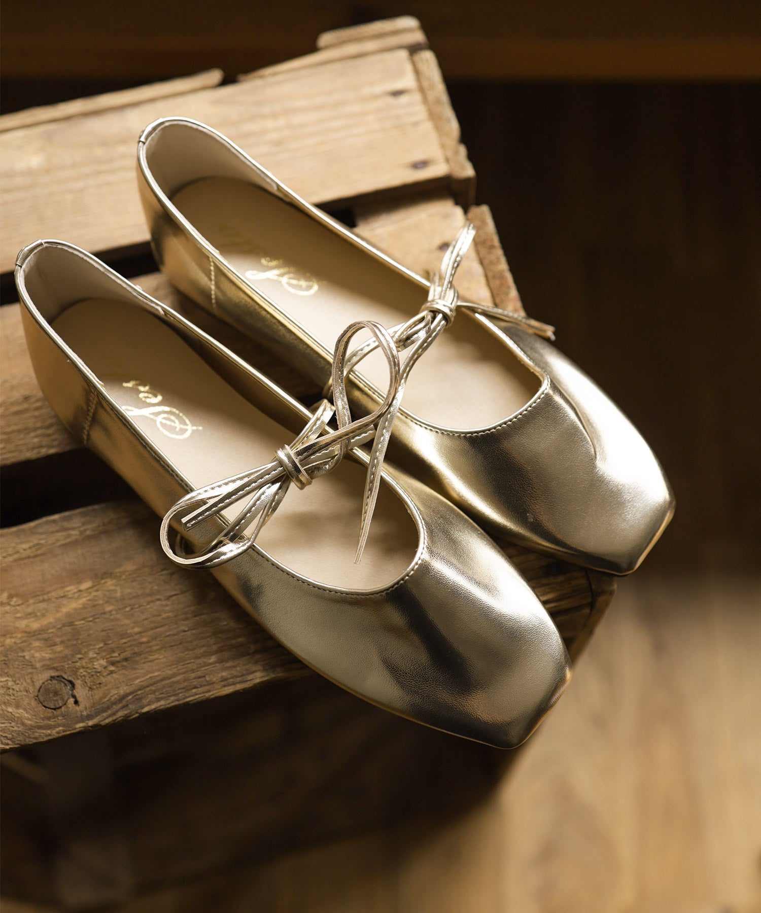 スクエアトゥレースアップバレエシューズ