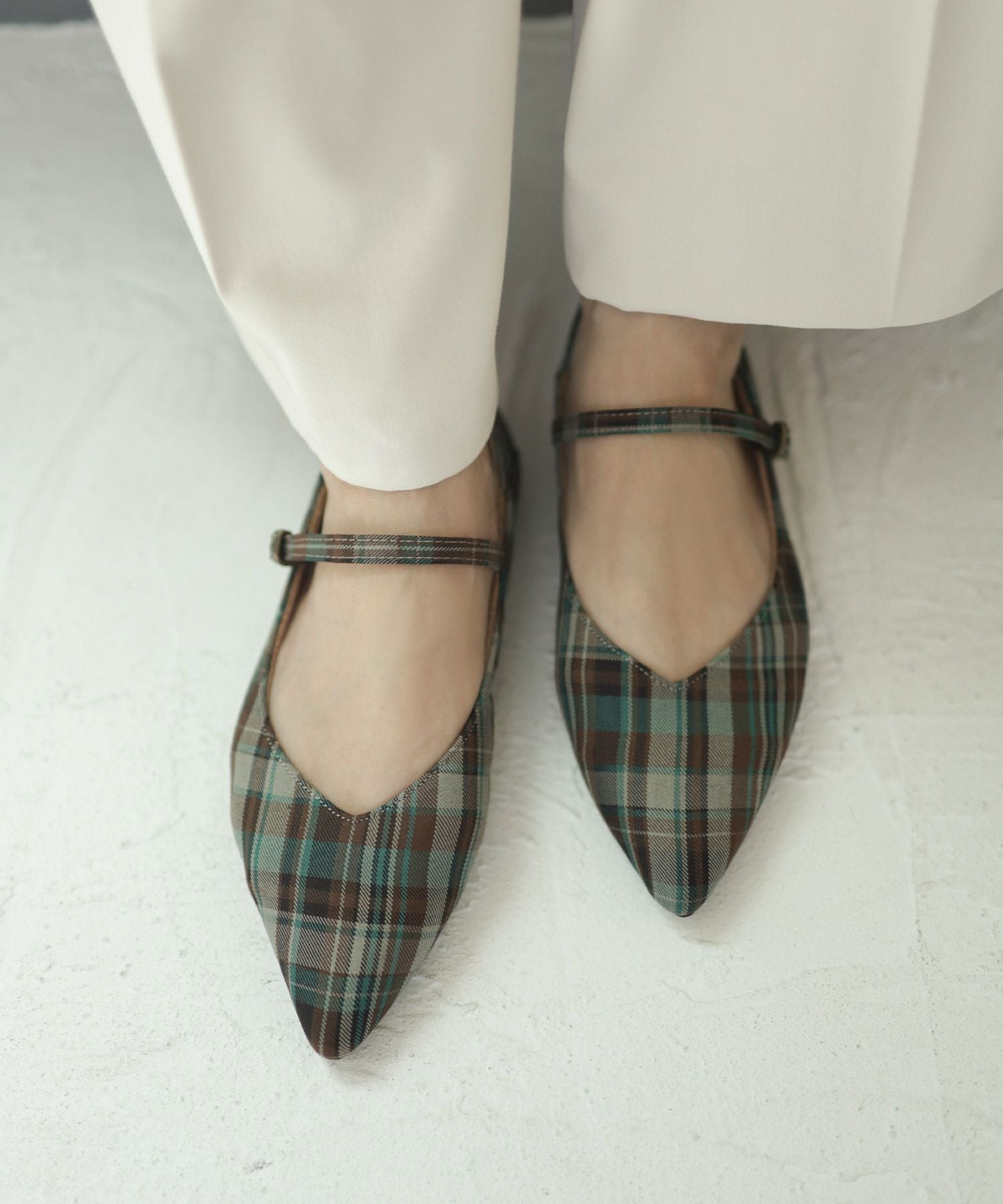 かかとが踏める2Wayポインテッドトゥメリージェーンパンプス△返品交換